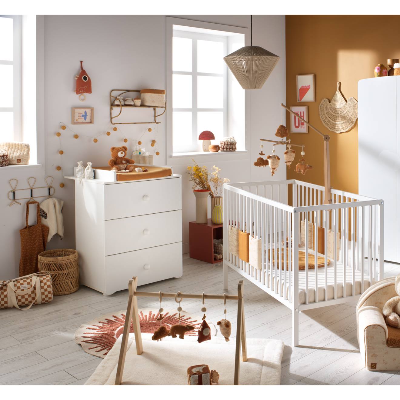 Komplettes Babyzimmer Mit Gitterbett (120 X 60 Cm) Und Wickelkommode Mit 3 Schubladen