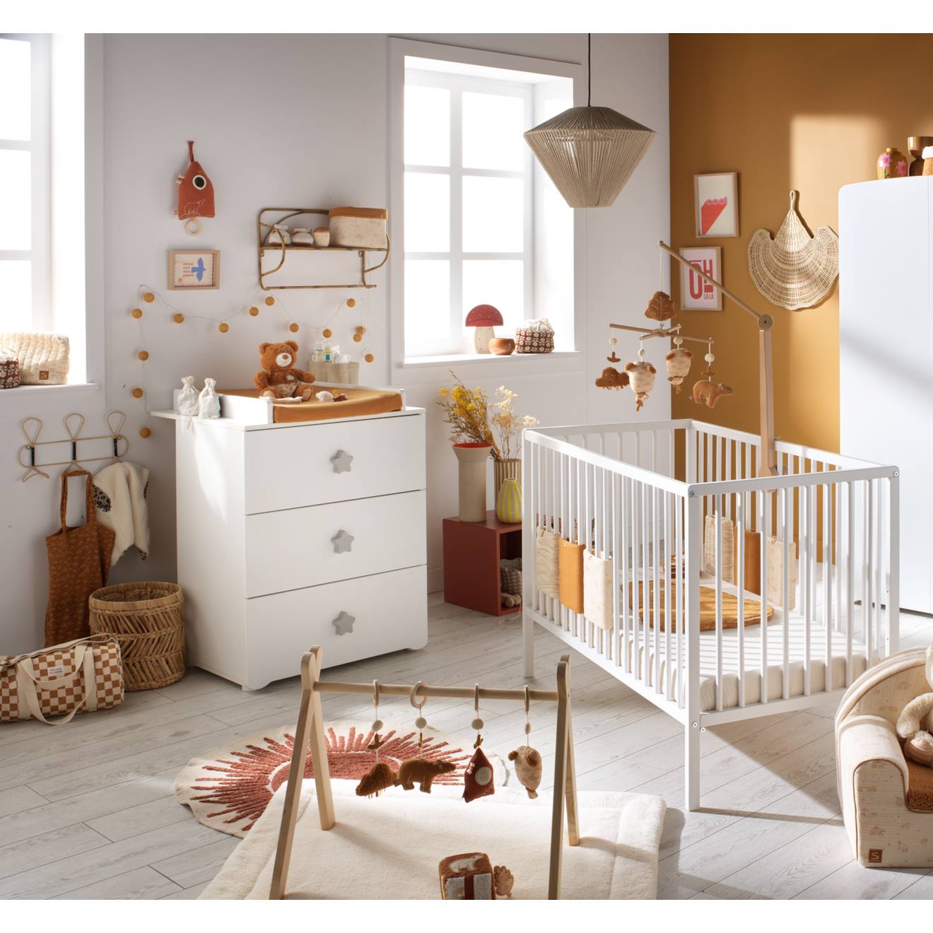 Komplettes Babyzimmer Mit Gitterbett (120 X 60 Cm) Und Wickelkommode Mit 3 Schubladen