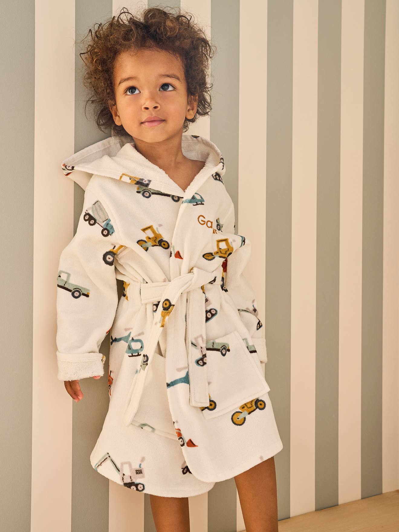 Bademantel BAUSTELLE mit Recycling-Baumwolle, Kinder, personalisierbar weiß Gr. 146/152 von vertbaudet