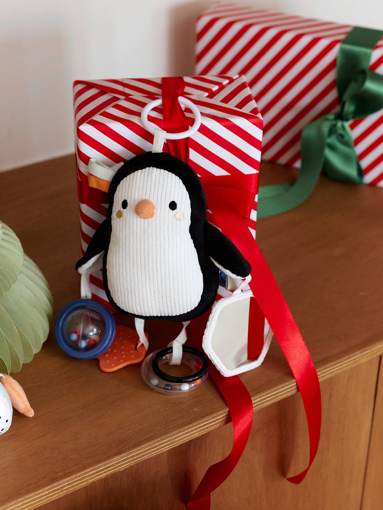 Vertbaudet Baby Activity-Spielzeug Pinguin Zum Aufhängen Weiß Einheitsgröße