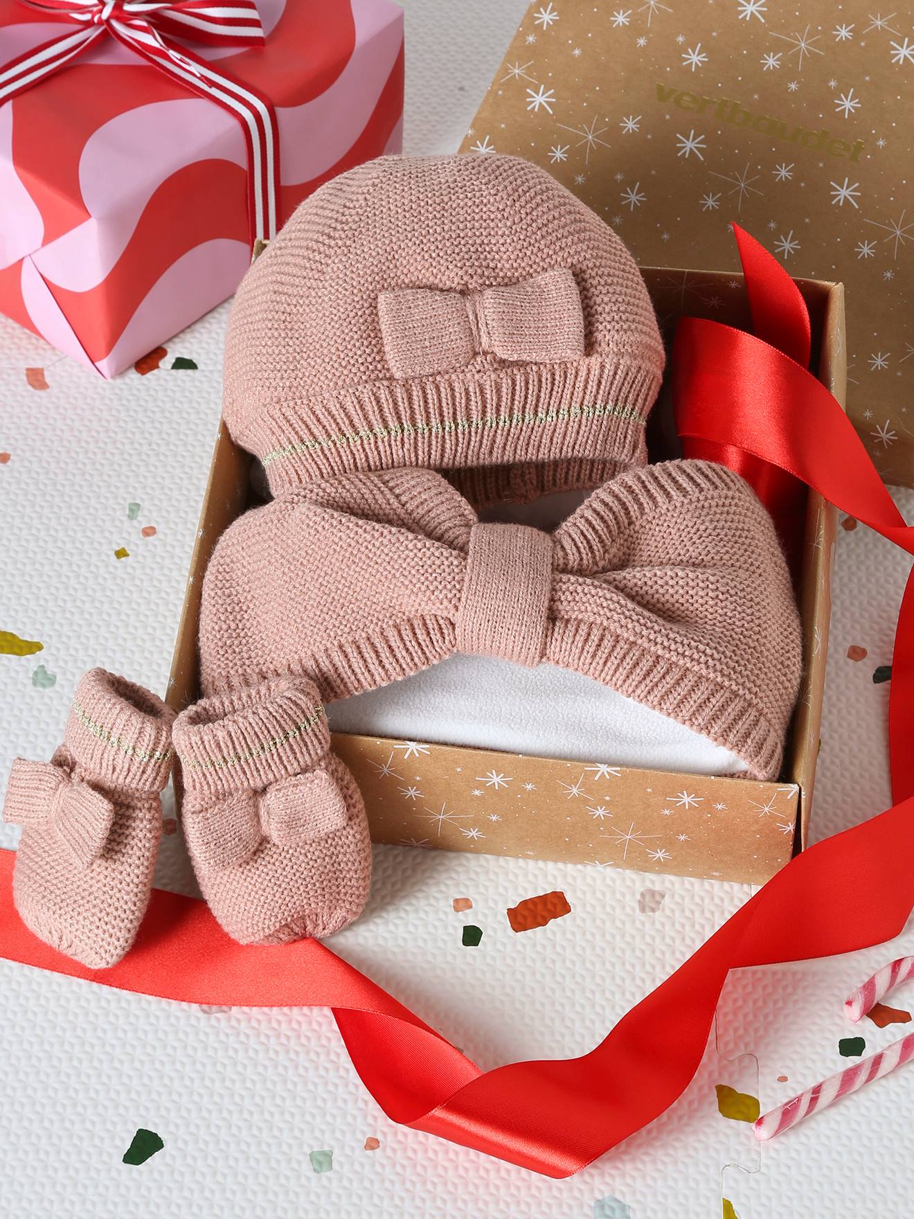 Baby Geschenkset aus Mütze, Rundschal & Fäustlinge pudrig rosa Gr. 86/98 von vertbaudet