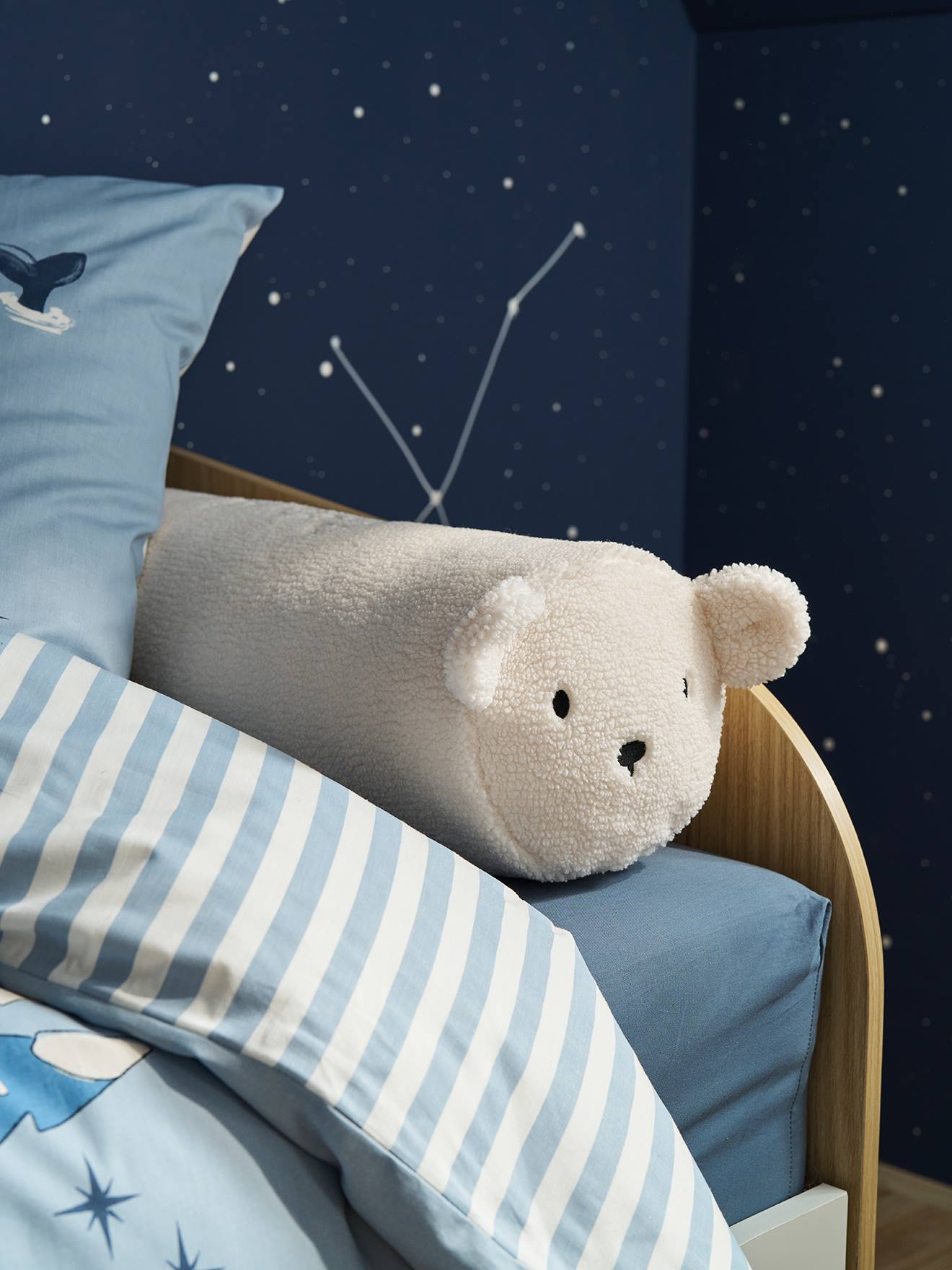 Eisbär-Kissen mit Ohren, Nackenrolle aus Teddyfleece, personalisierbar wollweiß von vertbaudet