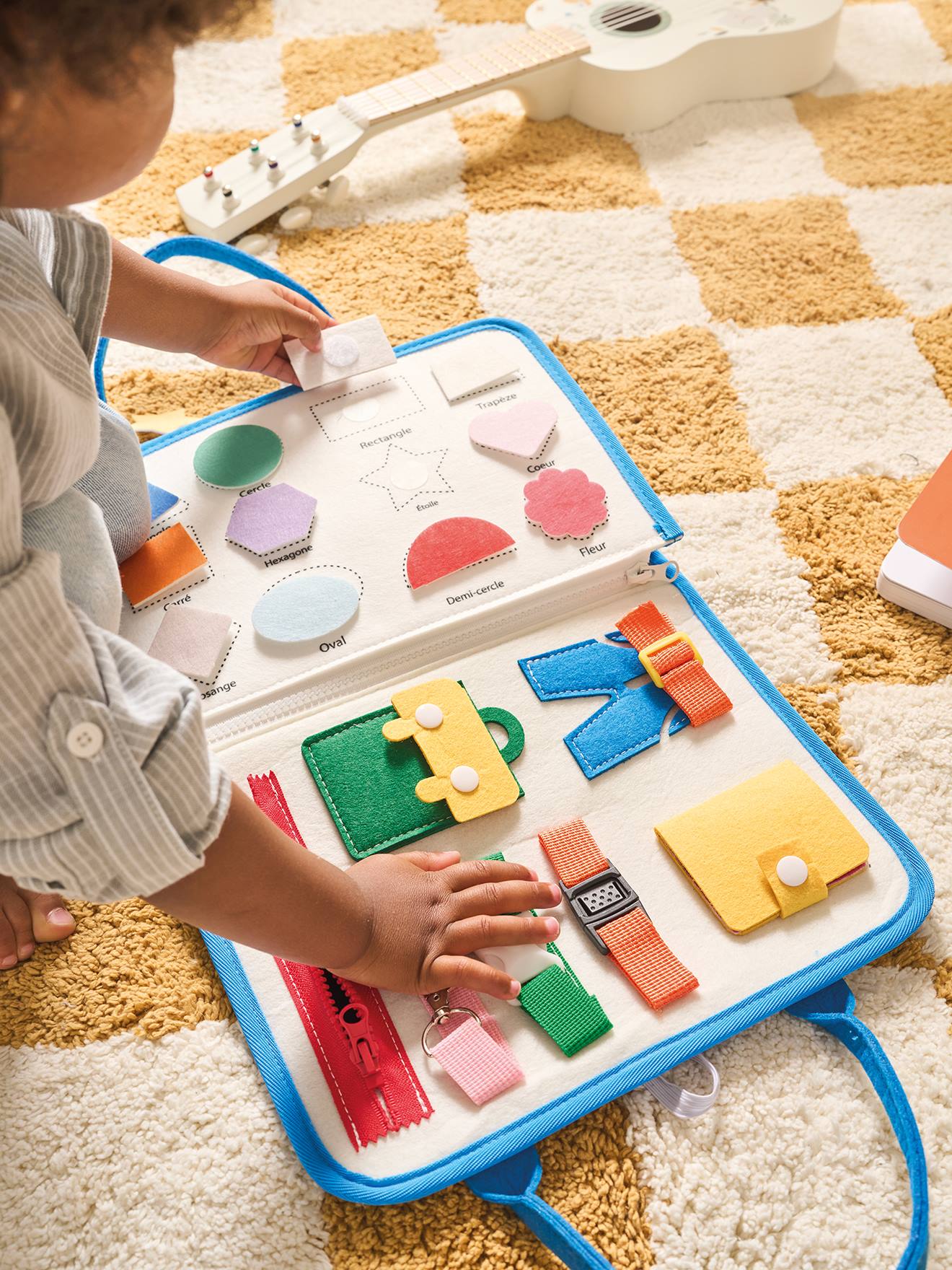 Kinder Activity-Buch aus Stoff von vertbaudet