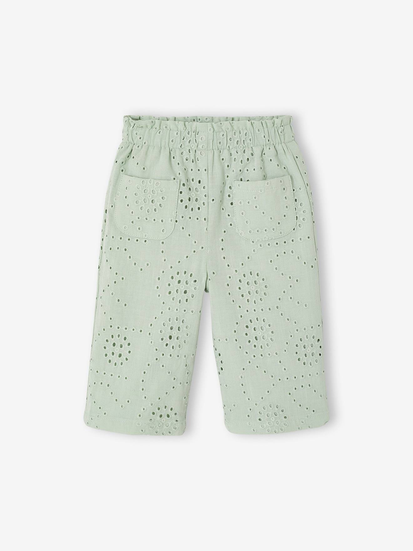 Baby Hose mit Lochstickerei und aufgesetzten Taschen