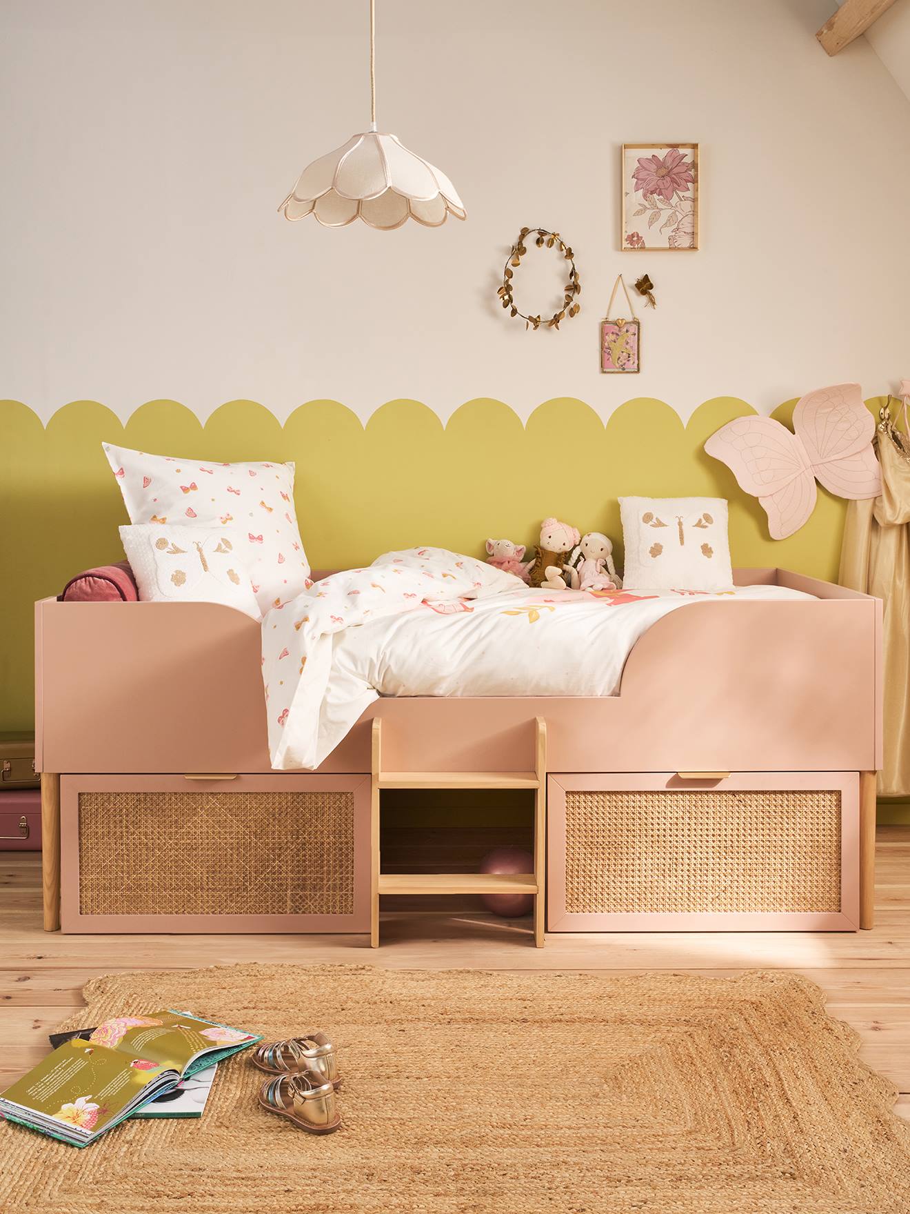 Kinder Hochbett POESIE, Schubladen mit Rattan rosa/natur von vertbaudet