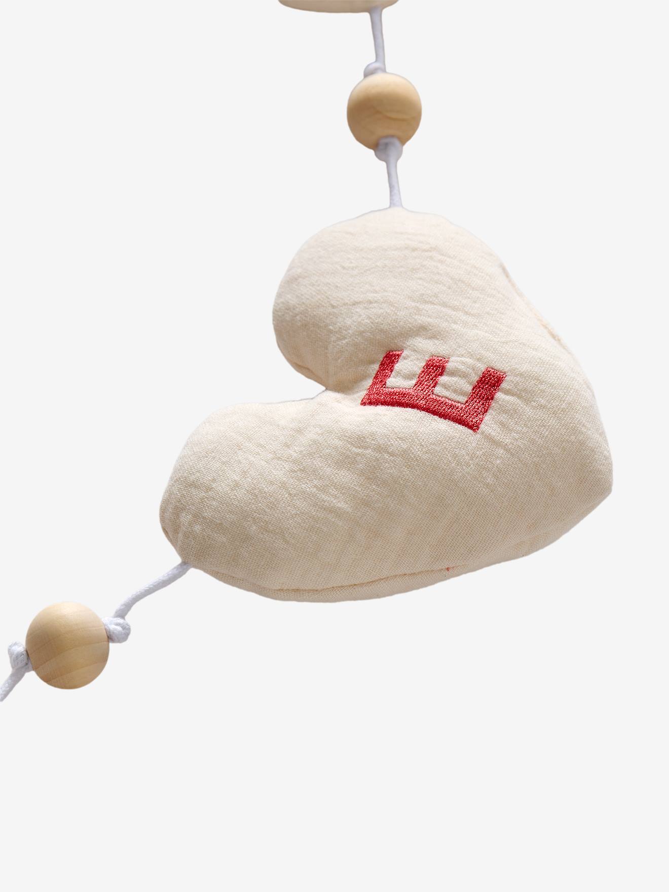 Thumbnail - Stoff-Girlande in Herz-Form LOVE mit Holzperlen