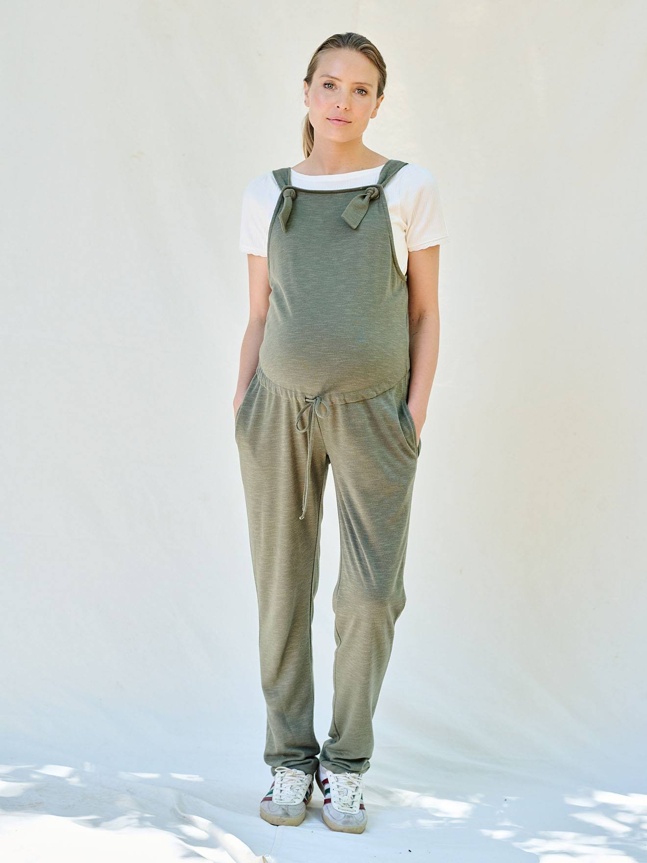 Umstands-Latzhose aus leichter Sweatware ENVIE DE FRAISE khaki Gr. 32/34