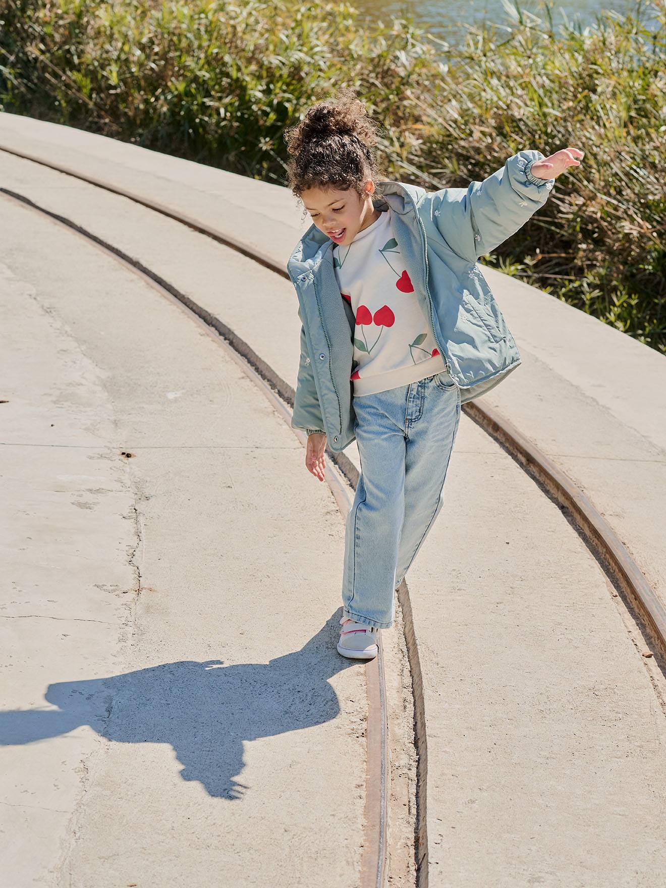 Thumbnail - Steppjacke mit Blumenstickerei Mädchen