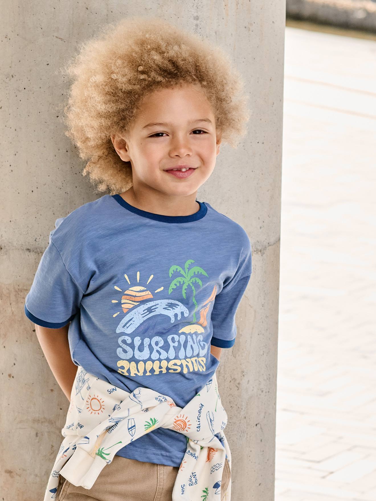 Jungen T-Shirt mit Surfer-Motiv