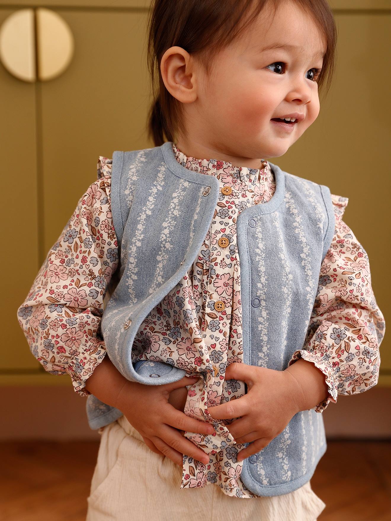 Baby Denim-Weste mit Blumenmuster