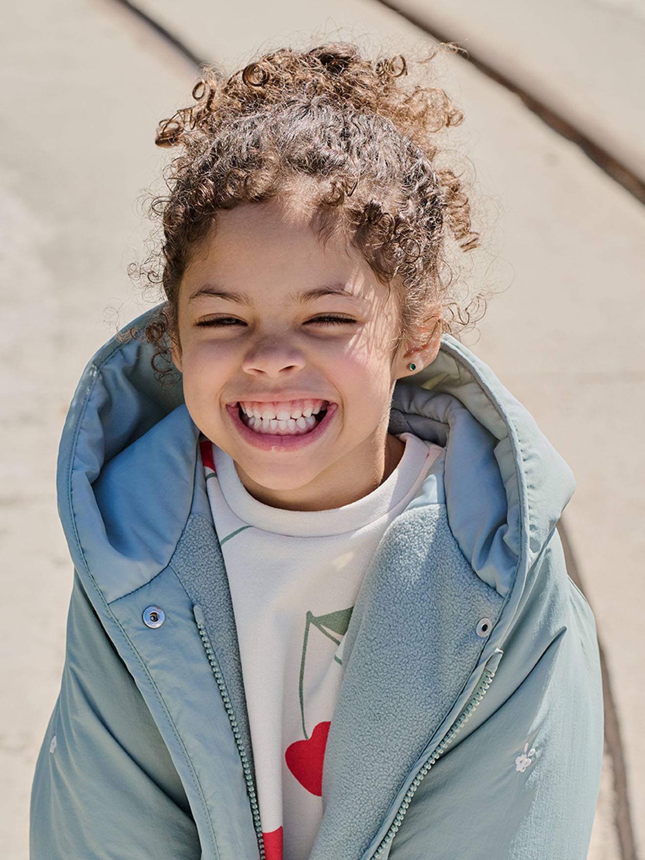 Thumbnail - Steppjacke mit Blumenstickerei Mädchen