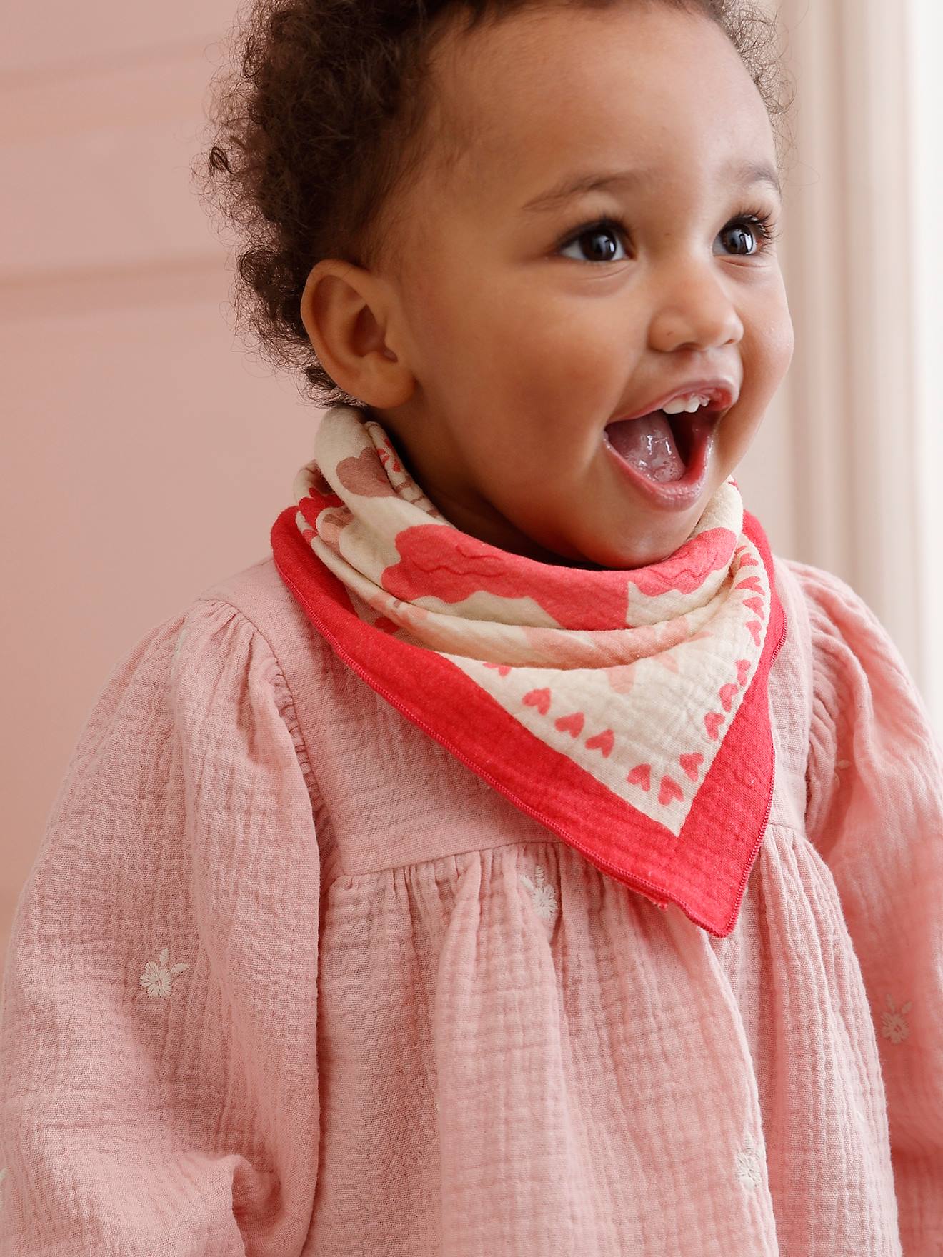 Baby-Set aus Bluse und Halstuch