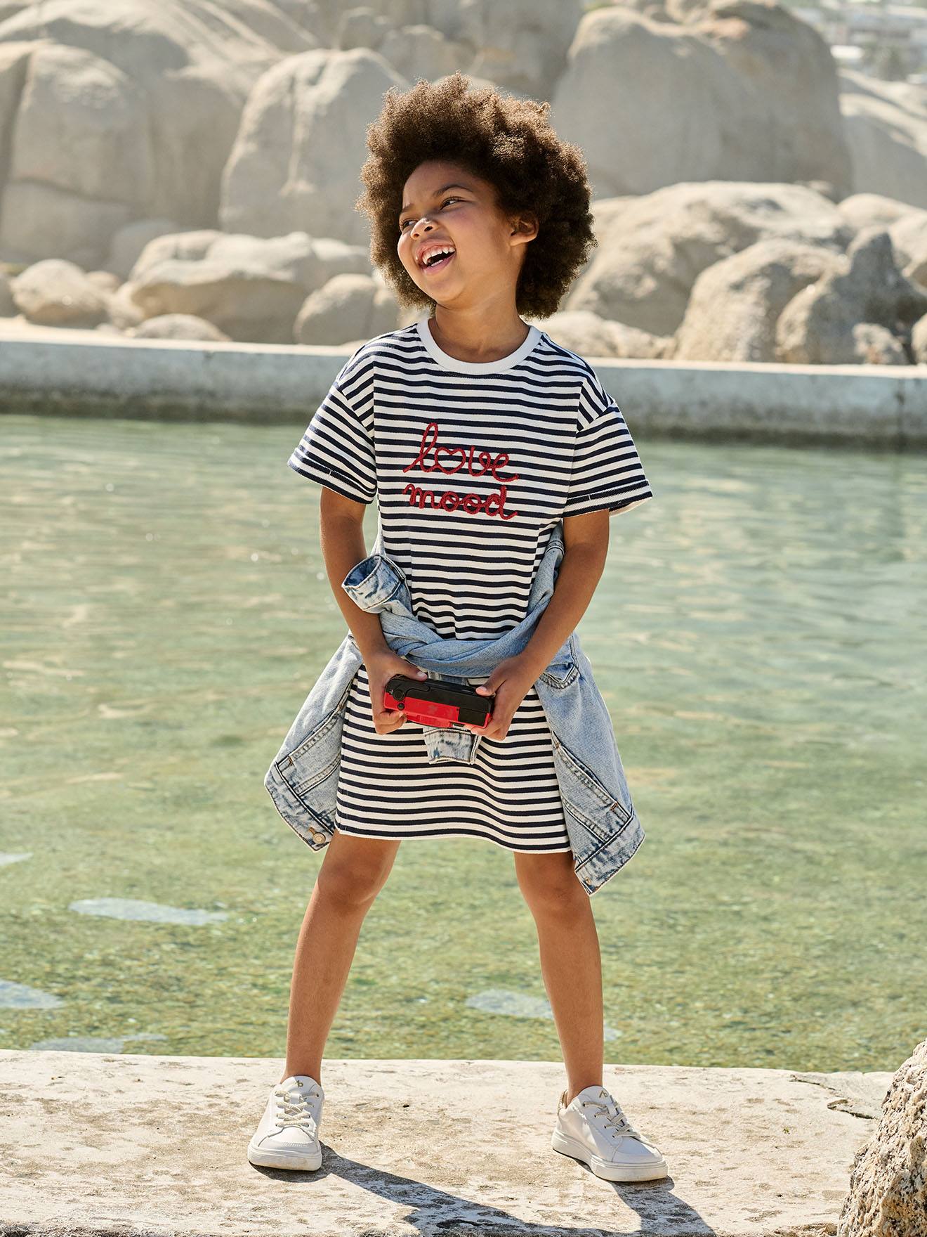 Leichtes Mädchen Sweatkleid mit Aufdruck
