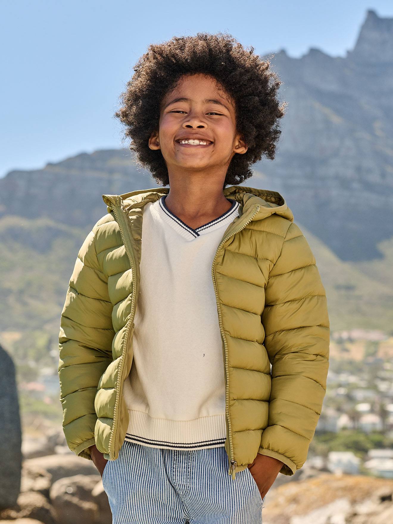Jungen Steppjacke mit Kapuze & Recycling-Polyester, Übergangsjacke olivgrün Gr. 128 von vertbaudet