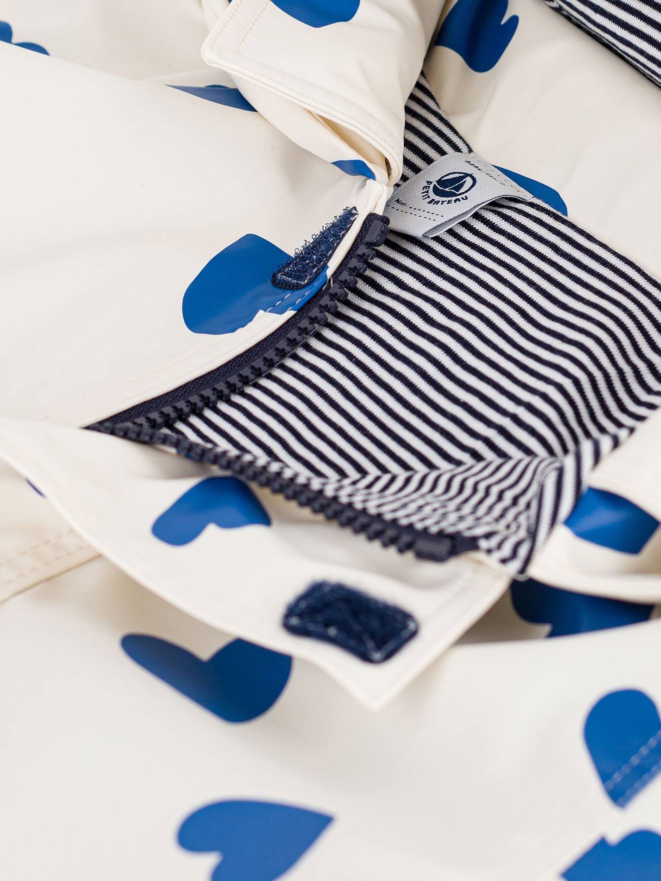 Thumbnail - Kinder Regenjacke HERZEN PETIT BATEAU