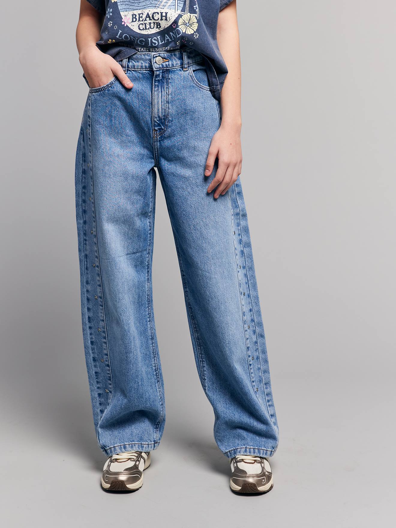 Weite Jeans mit Sternen-Nieten JONEN helles