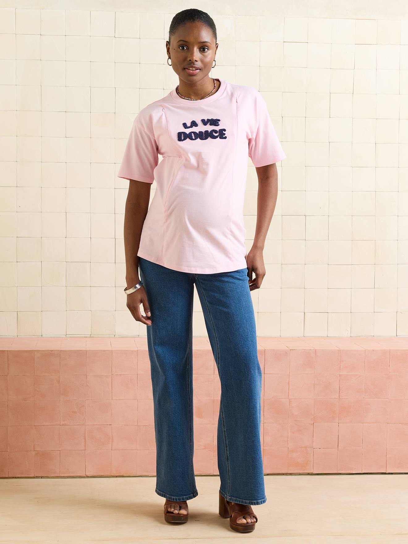 T-Shirt mit Stillöffnungen Schwangerschaft & Stillzeit Bouclé-Schriftzug, Bio-Baumwolle rosa Gr. 40/42 von vertbaudet