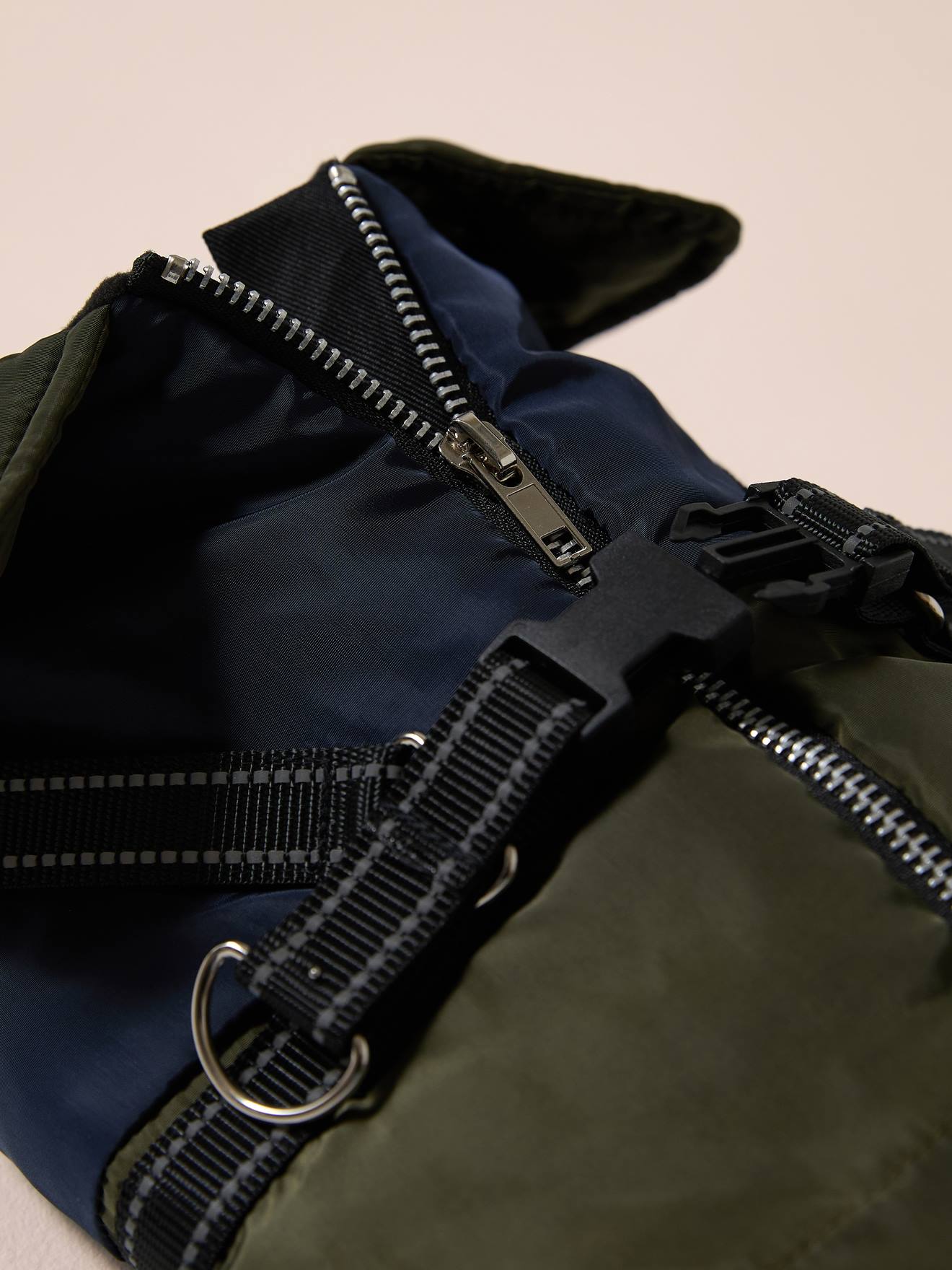 Thumbnail - Hunde Steppjacke mit Reißverschluss und integriertem Geschirr