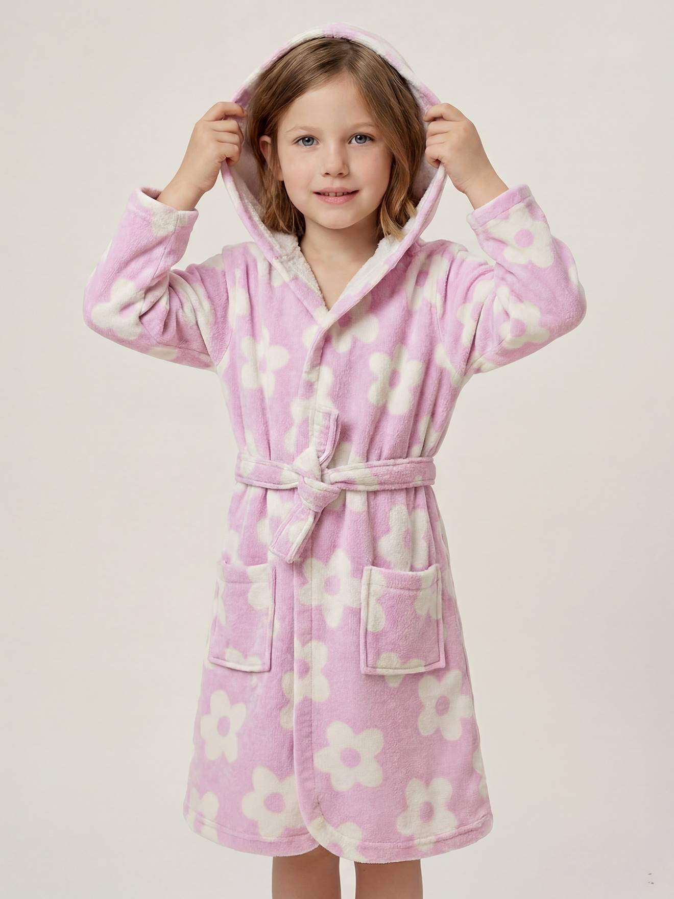 Kinder Bademantel MARGERITEN mit Recycling-Baumwolle, personalisierbar malve Gr. 116 von vertbaudet