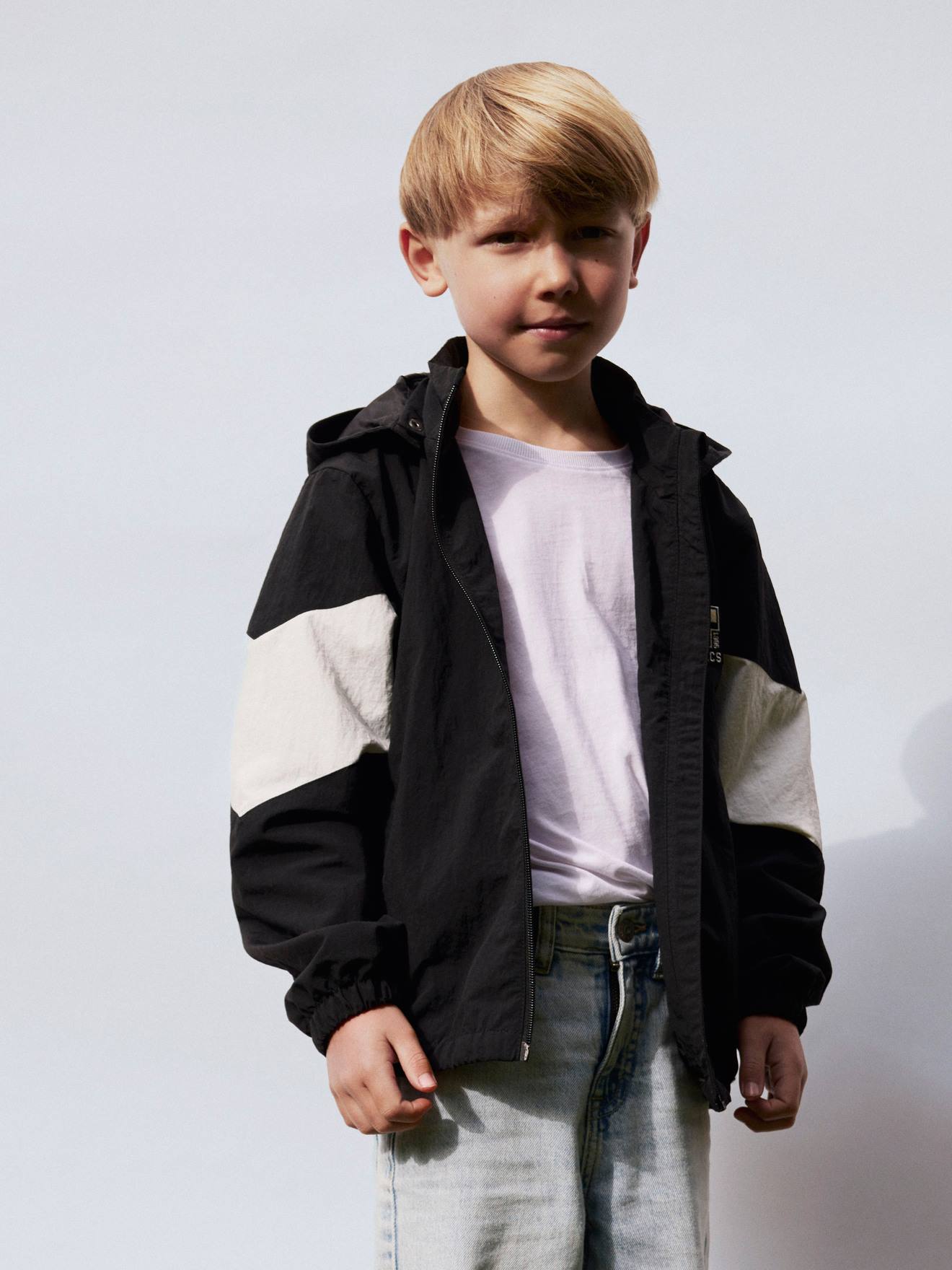 Thumbnail - Leichte Übergangsjacke mit Kapuze Jungen NAME IT