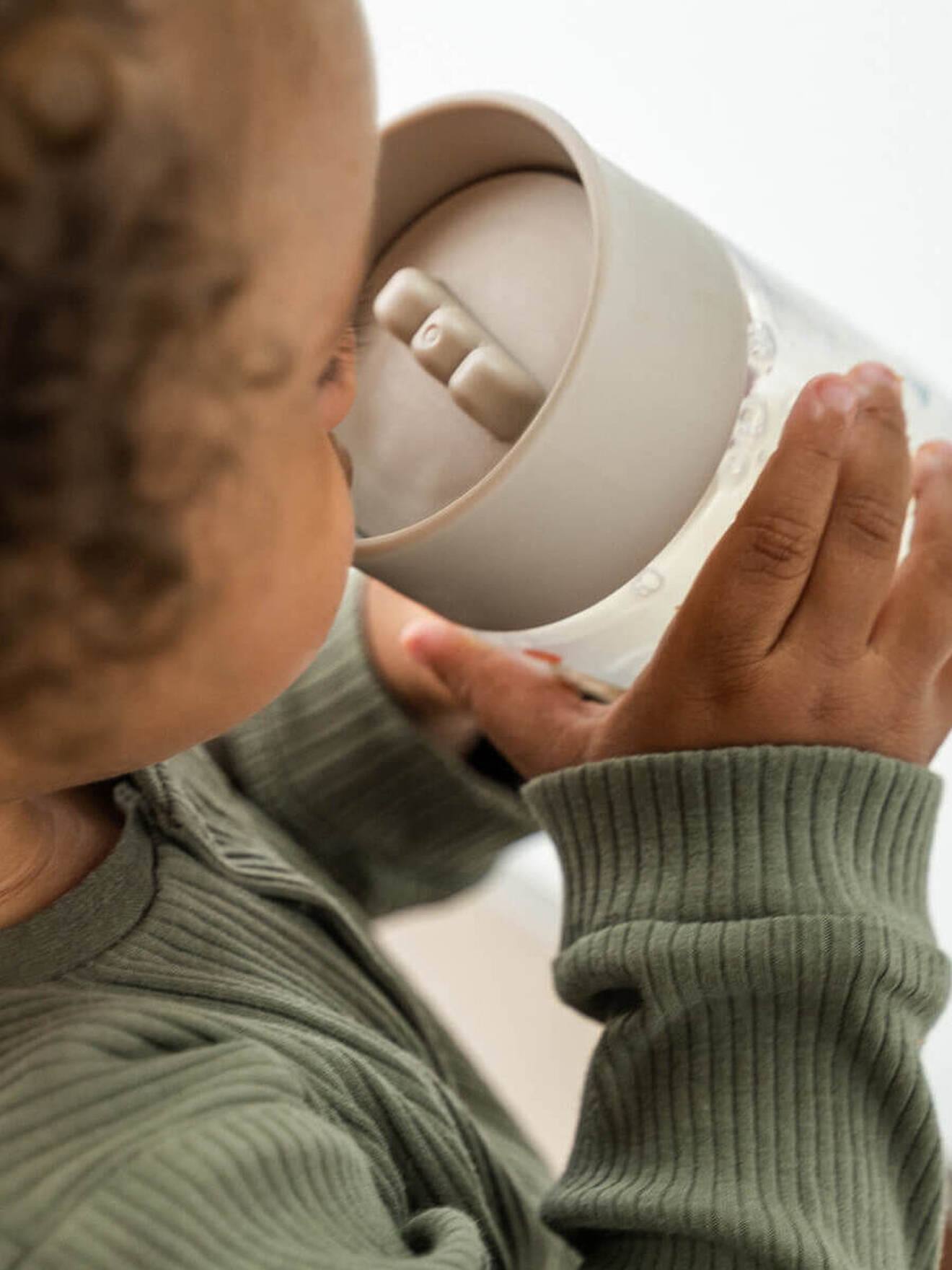 Thumbnail - Trinklernbecher 360° Baby DONE BY DEER sandfarben