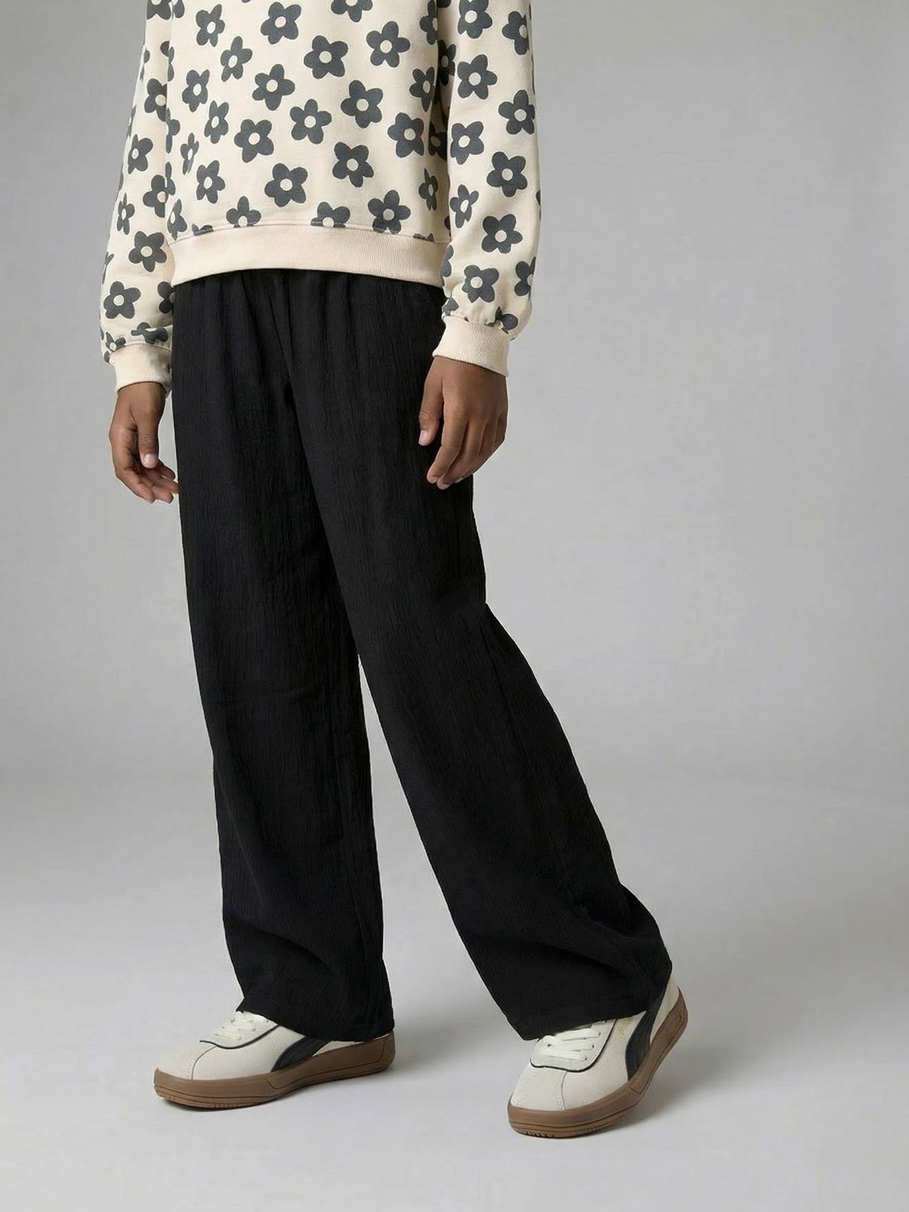 Weite Mädchen Hose mit Crinkle-Effekt, Dehnbund JONEN grau Gr. 128