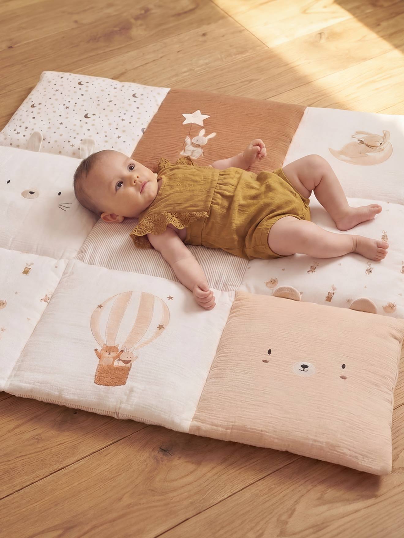 Spieldecke/ Laufstalleinlage im Patchwork-Design TRAUMREISE Baby