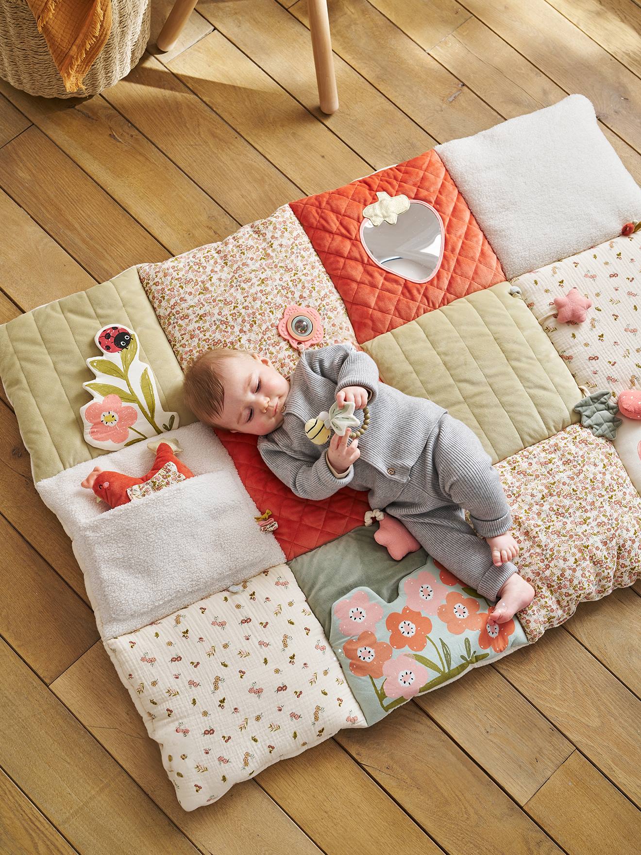 Baby Activity-Decke henne cocotte