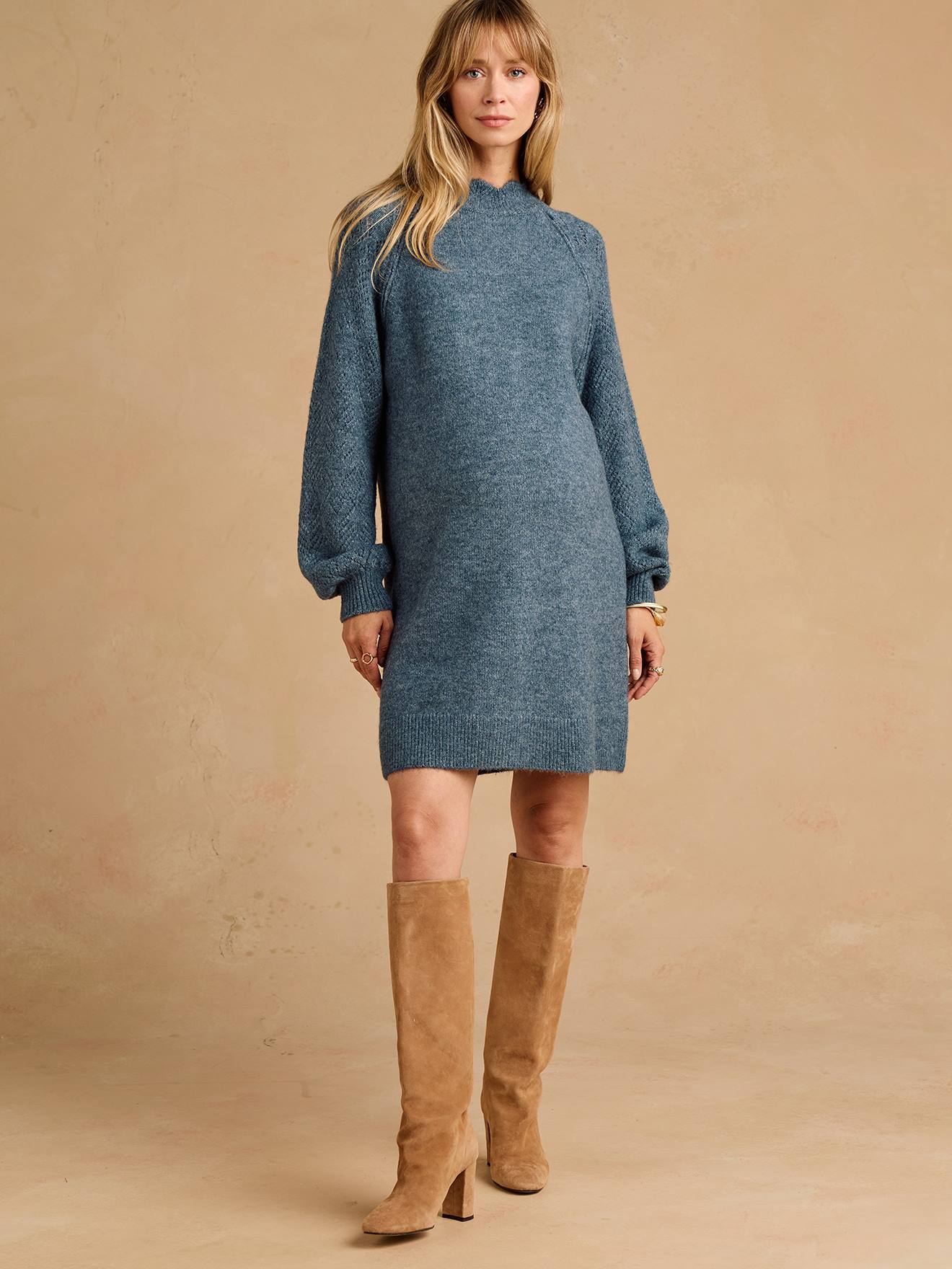 Strickkleid mit verdeckten Stillöffnungen