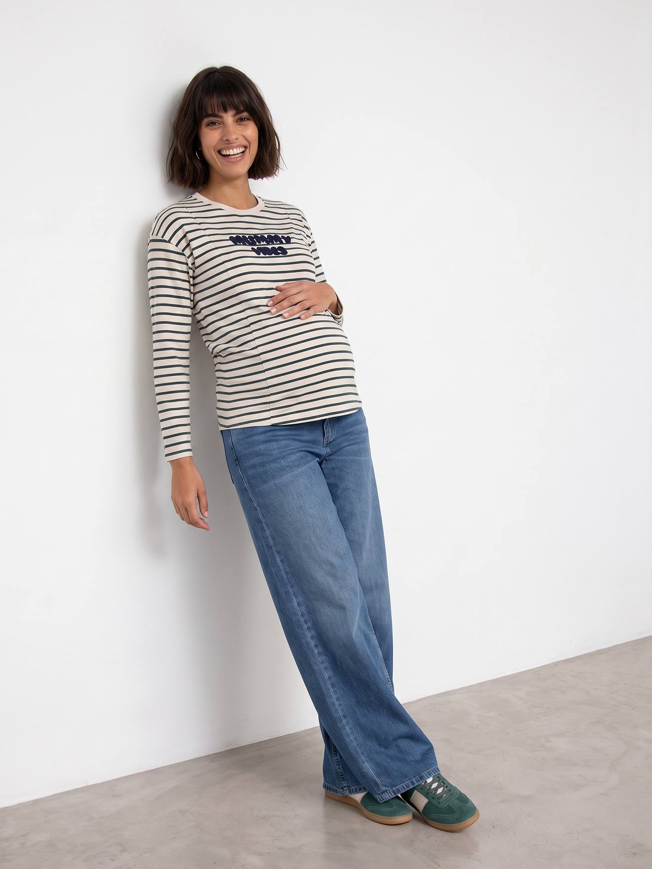Weite Umstandsjeans mit Stretch-Einsatz