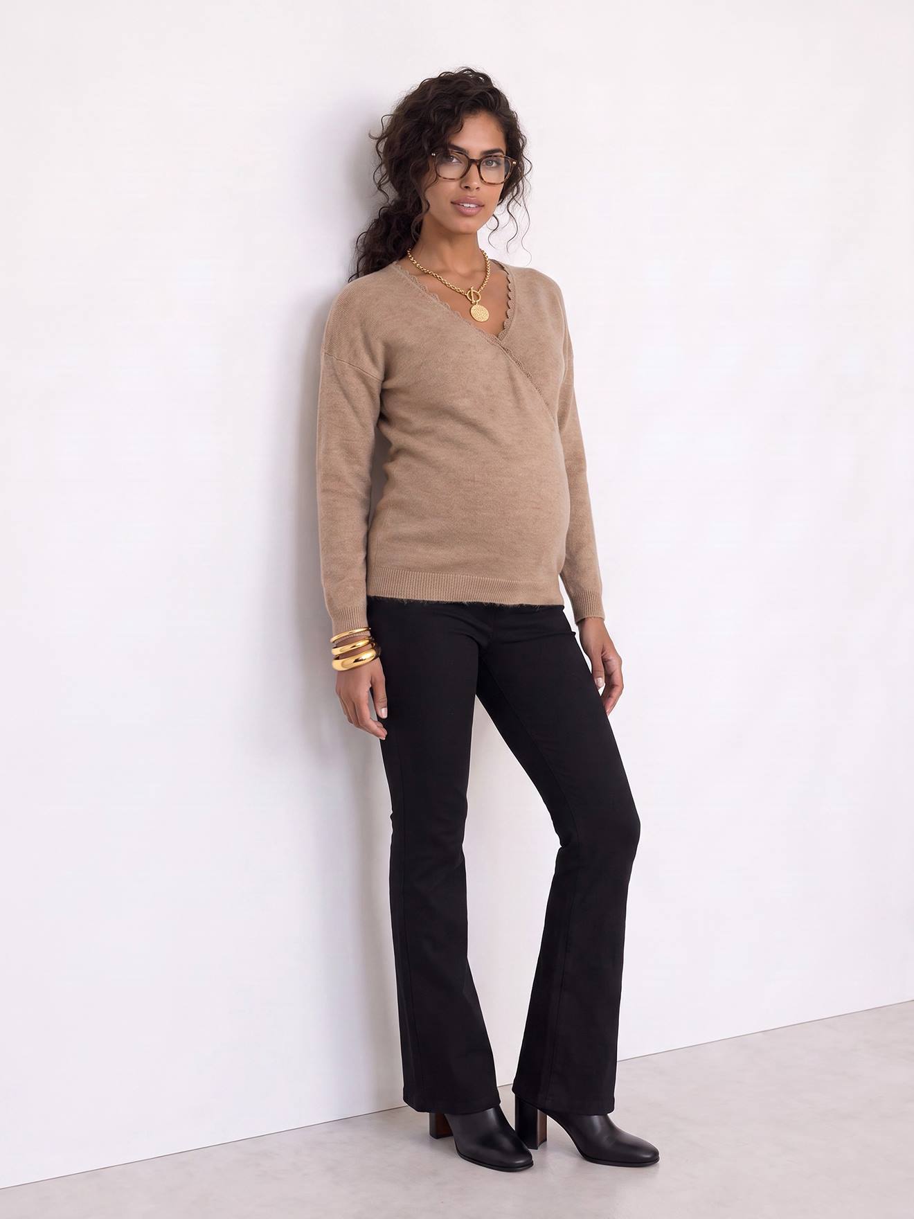 Wendbarer Pullover für Schwangerschaft & Stillzeit