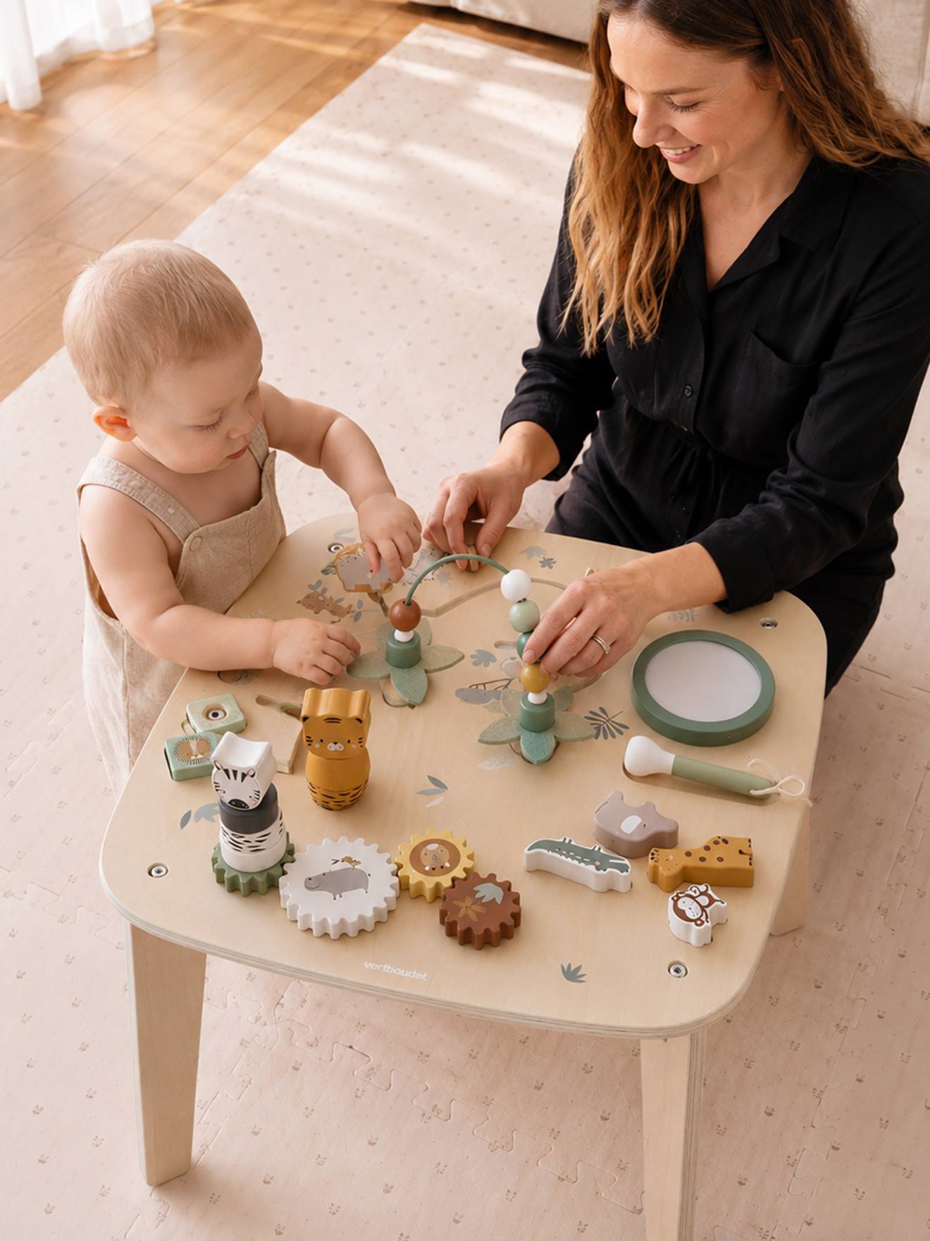 Spieltisch Baby Holz FSC® mit Tieren