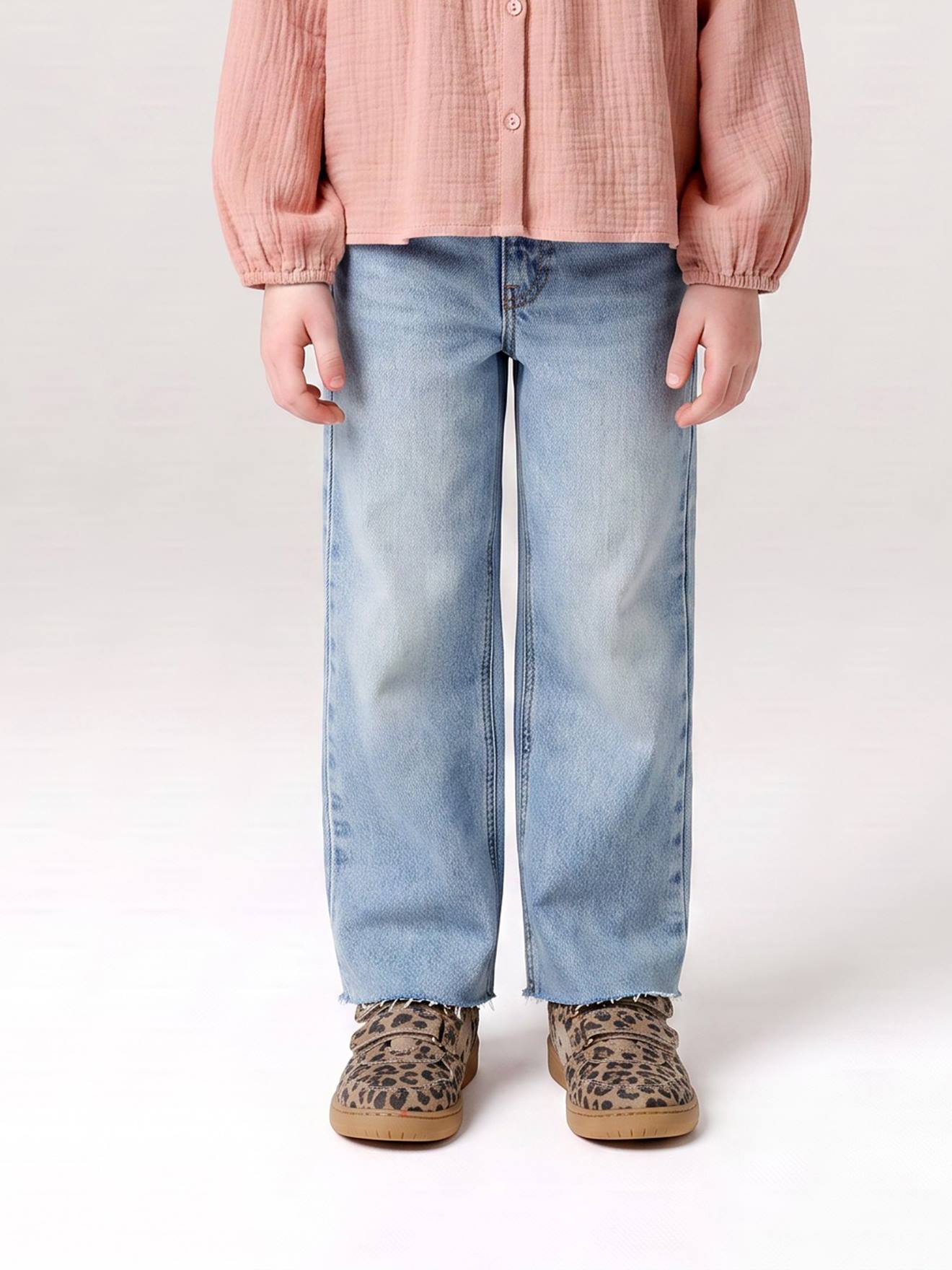 Gerade Jeans Mädchen Herzstickerei hinten