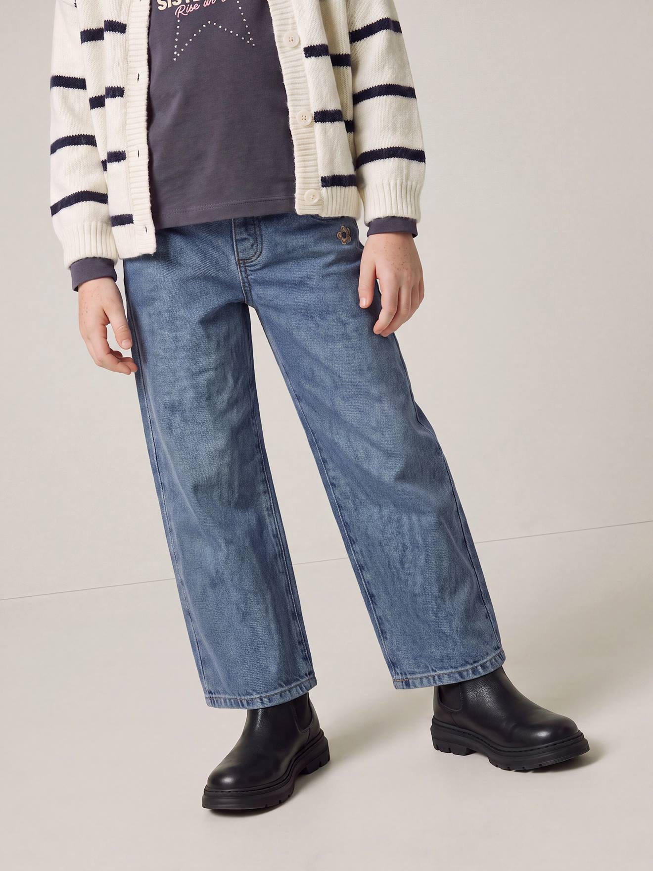 Weite Mädchen Hose mit Blumenstickerei