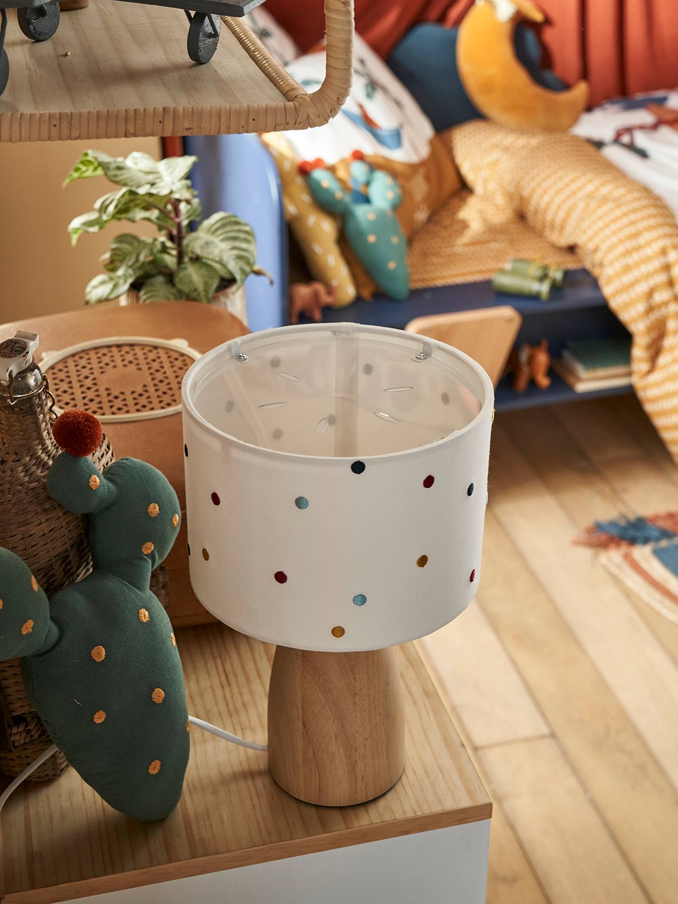 Thumbnail - Nachttischlampe mit bunten Tupfen-Stickerei