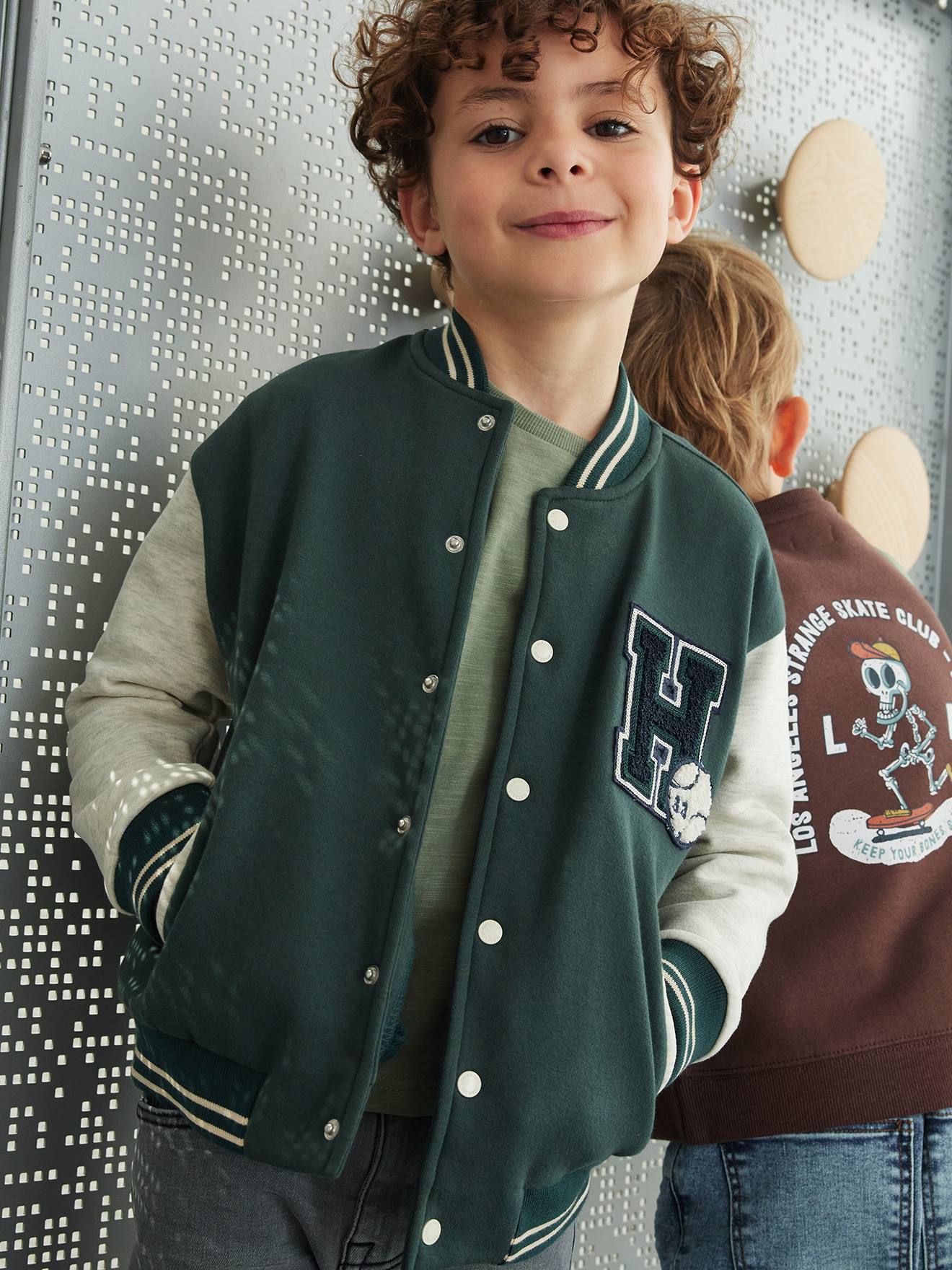 College-Sweatjacke mit Aufnäher Jungen tannengrün Gr. 92/98 von vertbaudet