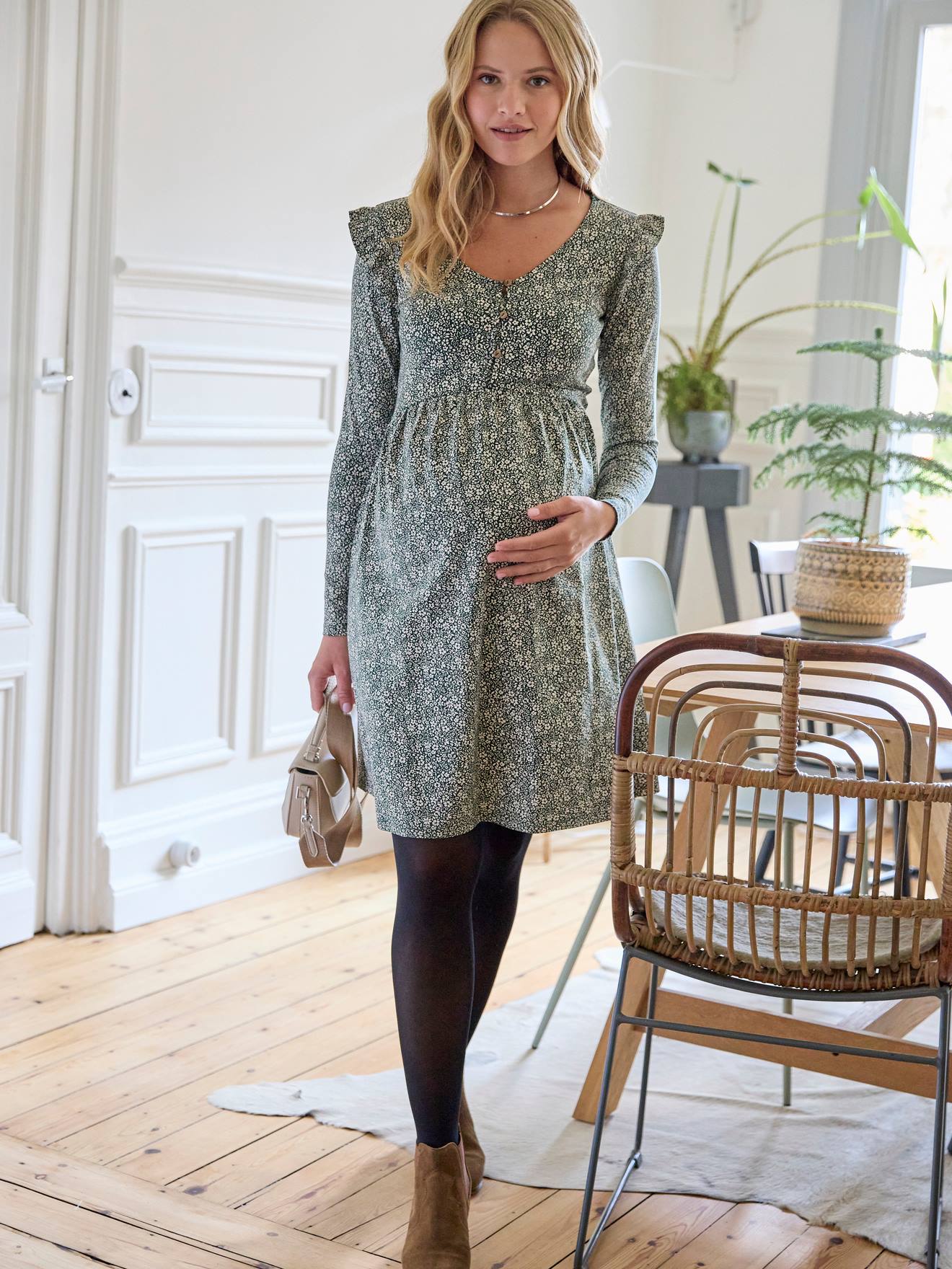 Kurzes Kleid für Schwangerschaft & Stillzeit