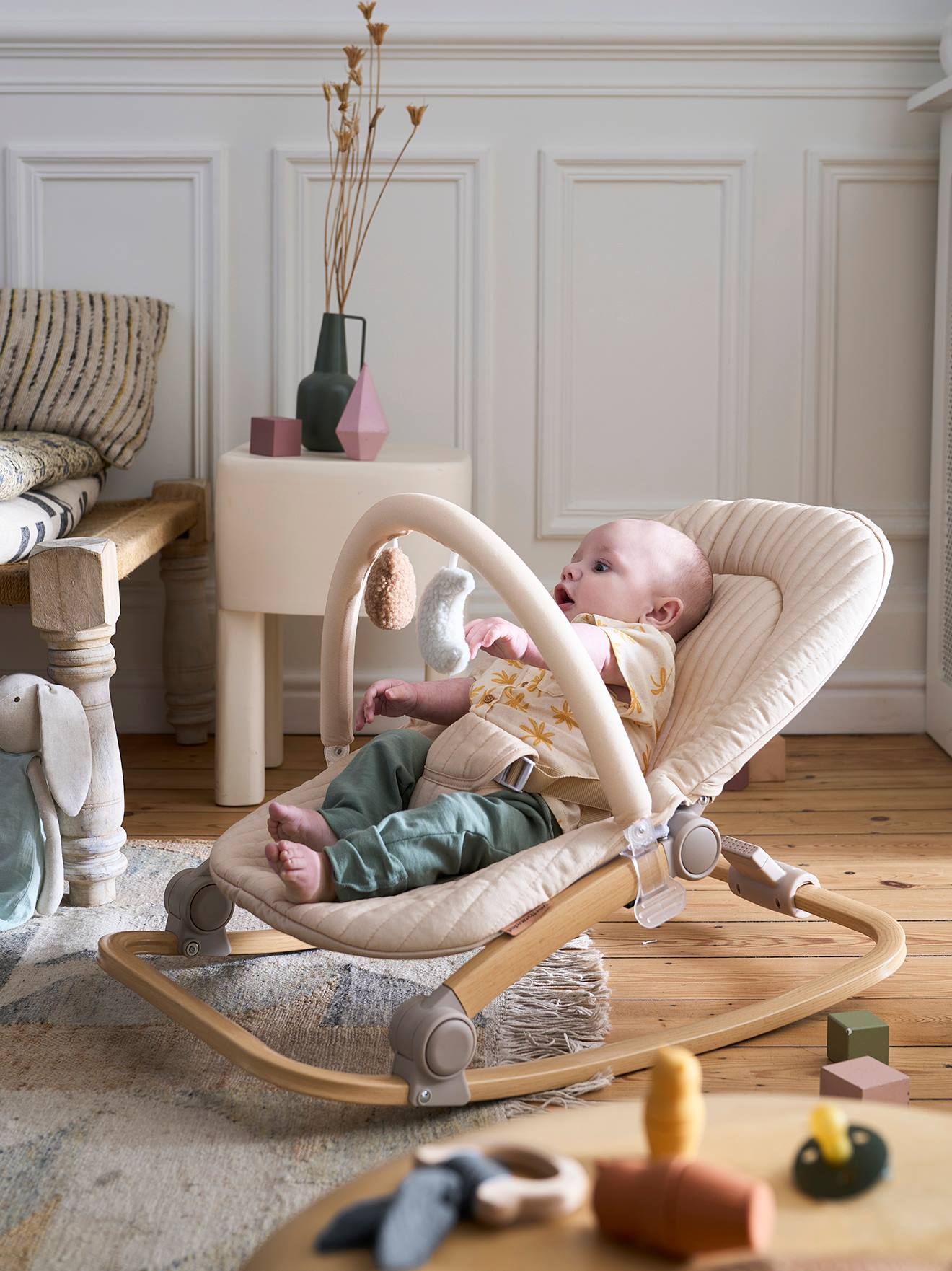 Babywippe mit Spielbogen BABYDREAM beige bär von vertbaudet