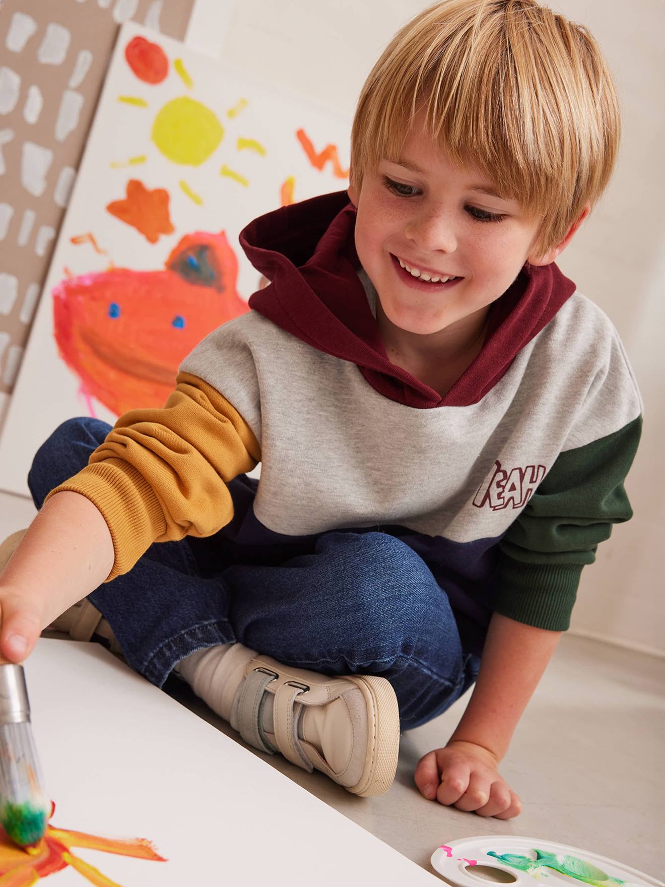 Jungen Kapuzensweatshirt im Colorblock-Style Basics mit Recycling-Polyester