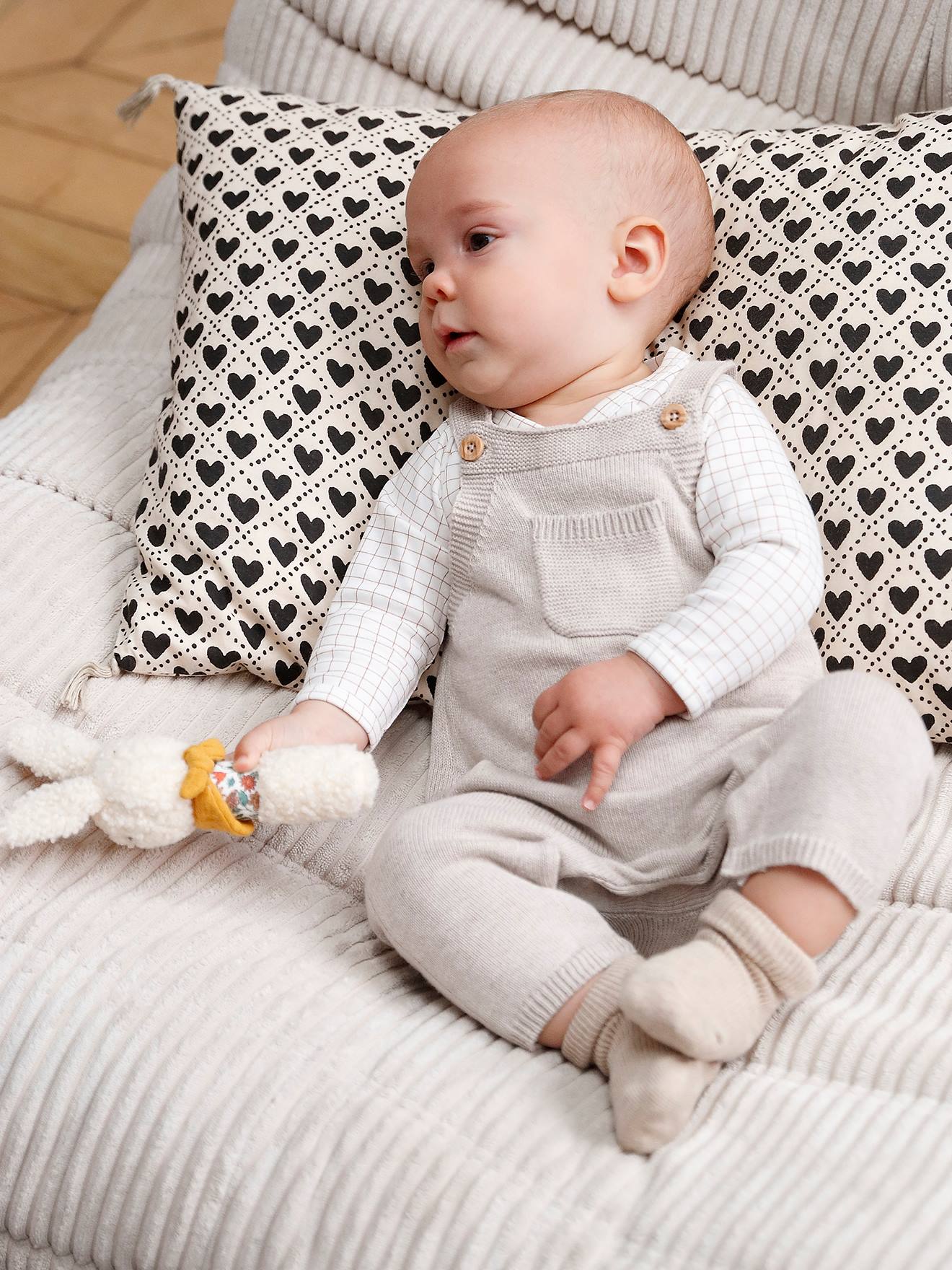 Baby Latzhose aus Strick