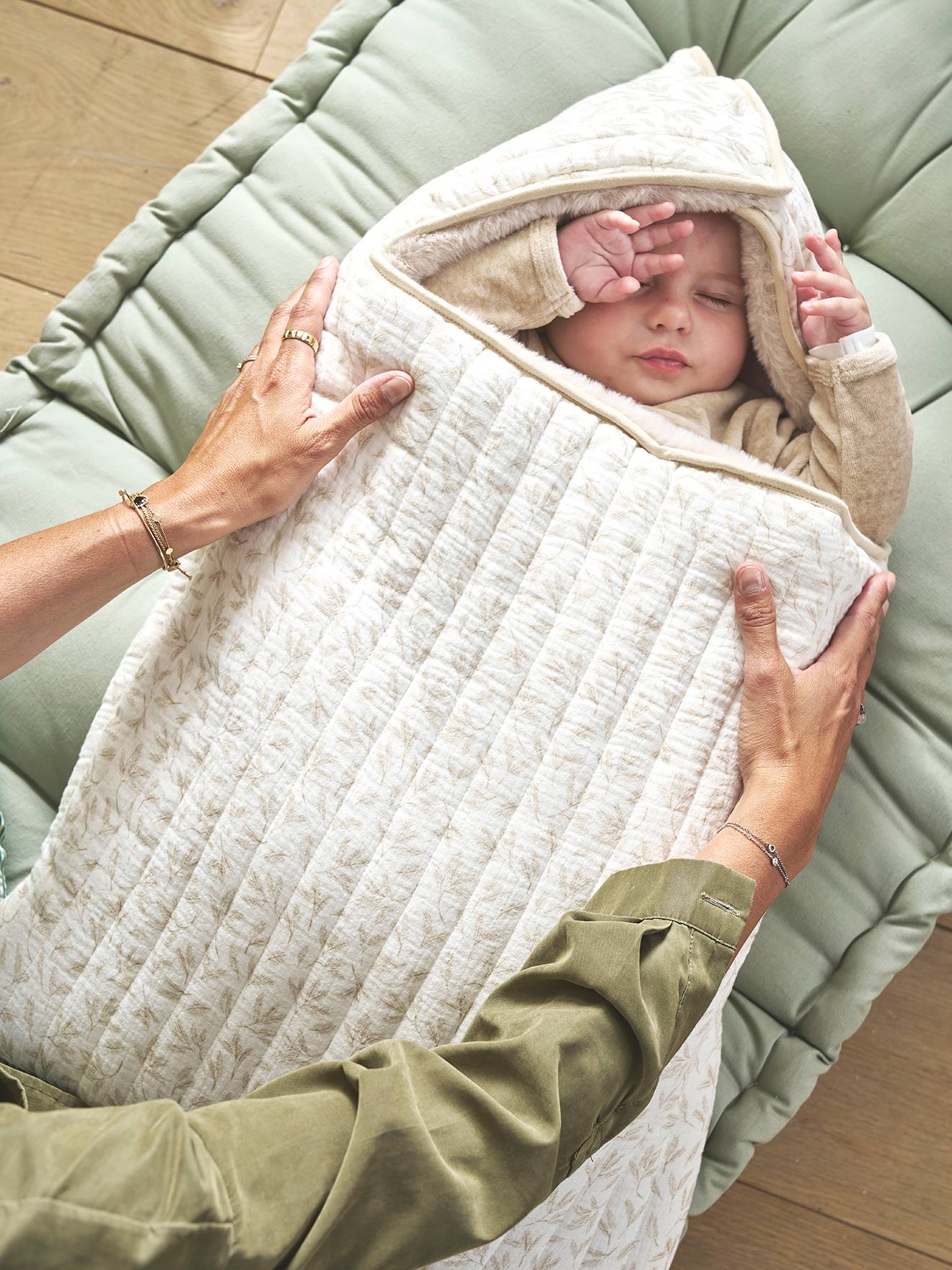 Thumbnail - Warmer Baby Ausfahrsack aus Webpelz & Musselin