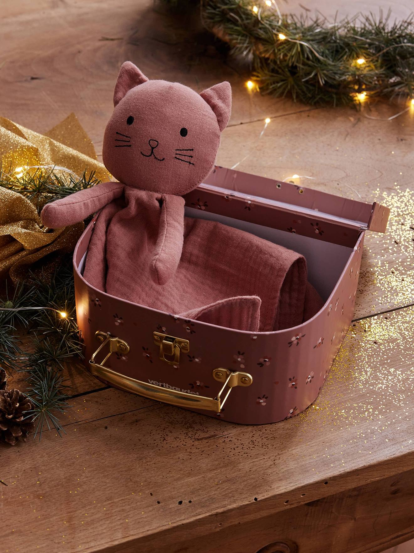 Baby Schmusetuch aus Baumwollmusselin mit Köfferchen rosa von vertbaudet