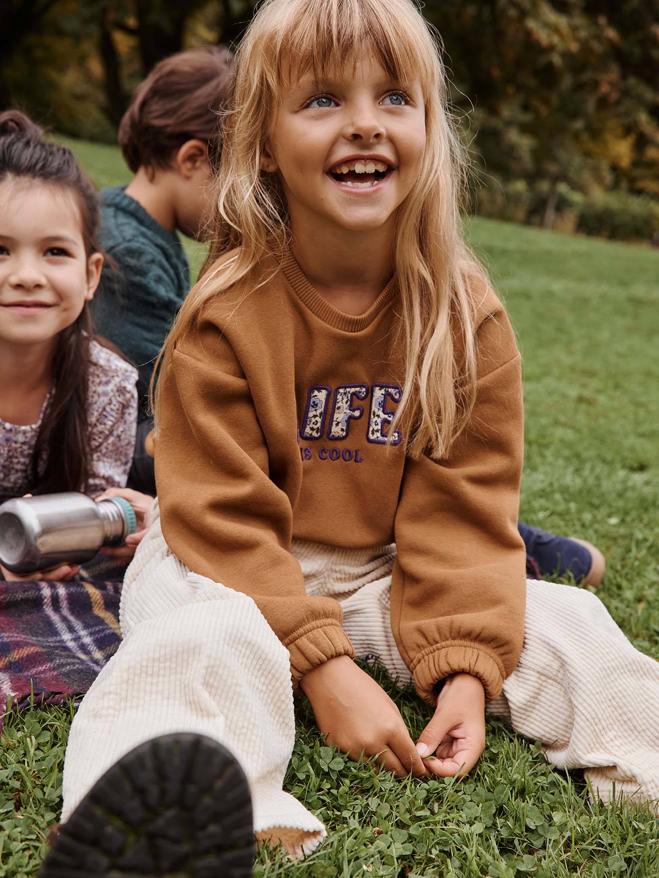 Thumbnail - Mädchen Sweatshirt LIFE IS COOL mit Recycling-Polyester