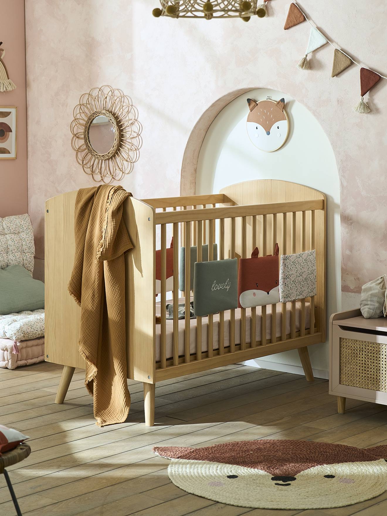 Babybett KONFETTI NATUR aus Massivholz 60x120 cm Gitterbett, Lattenrost höhenverstellbar braun von vertbaudet