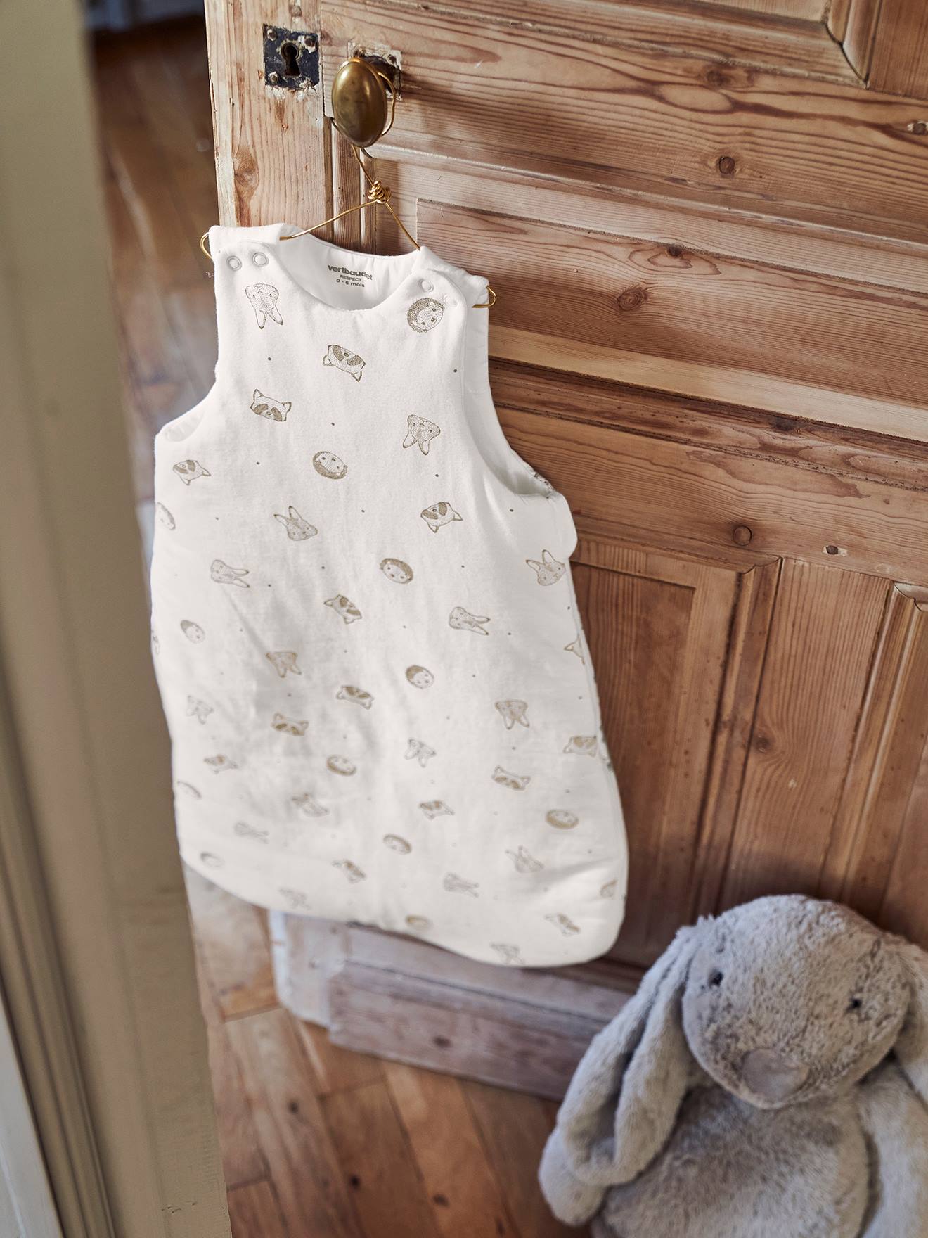 Bio-Kollektion: Ärmelloser Baby Schlafsack KLEINE FREUNDE personalisierbar wollweiß Gr. 104 cm von vertbaudet