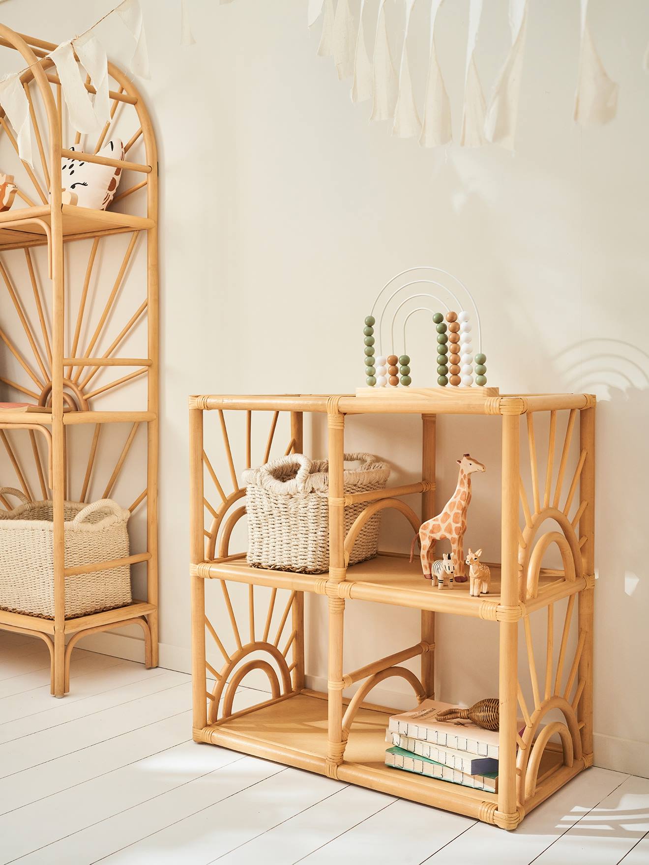 Kinderzimmer Regal SONNENSCHEIN aus Rattan