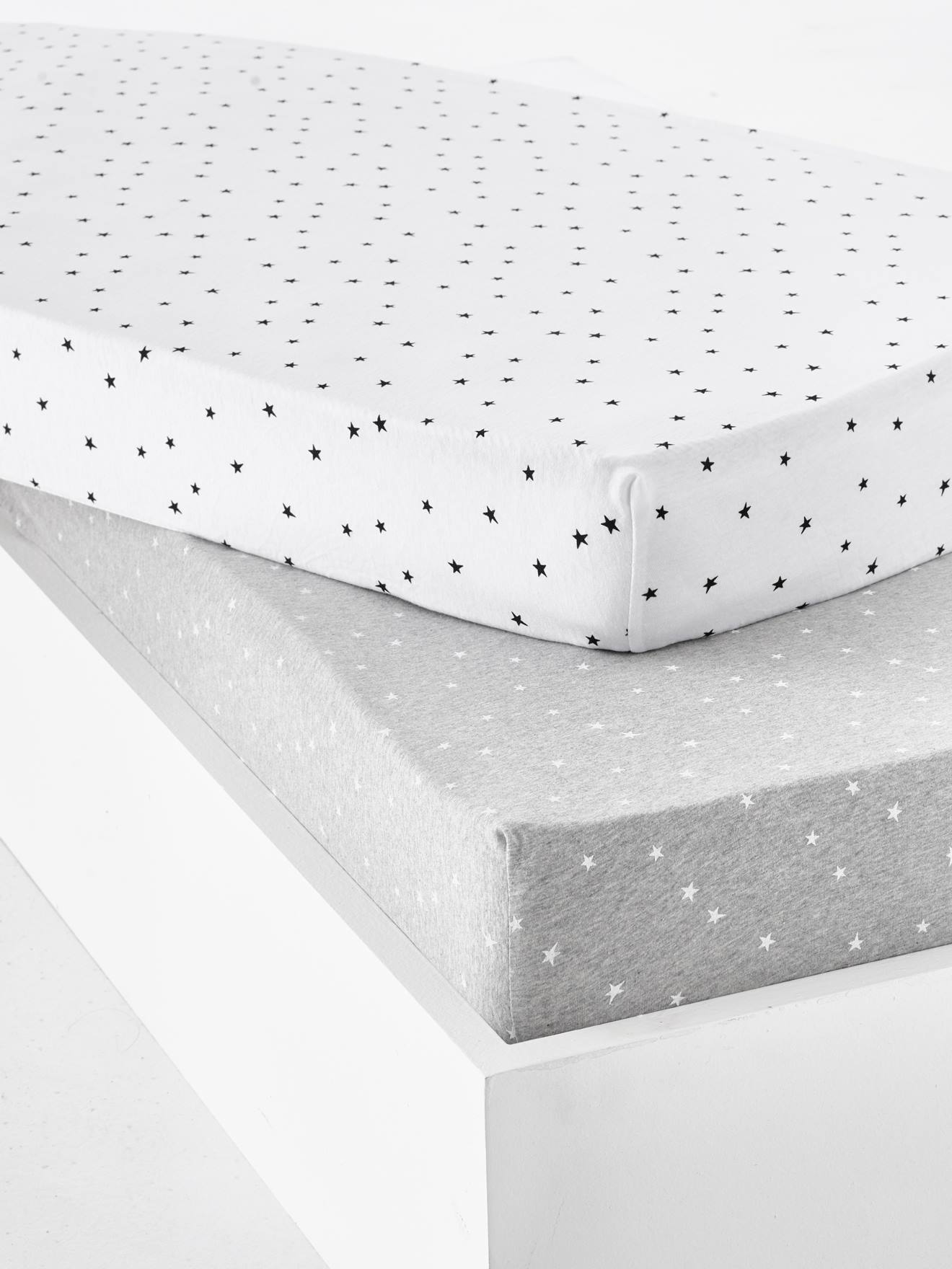 2er-Pack Baby Spannbettlaken, Sterne grau/weiß Gr. 70x140 von vertbaudet
