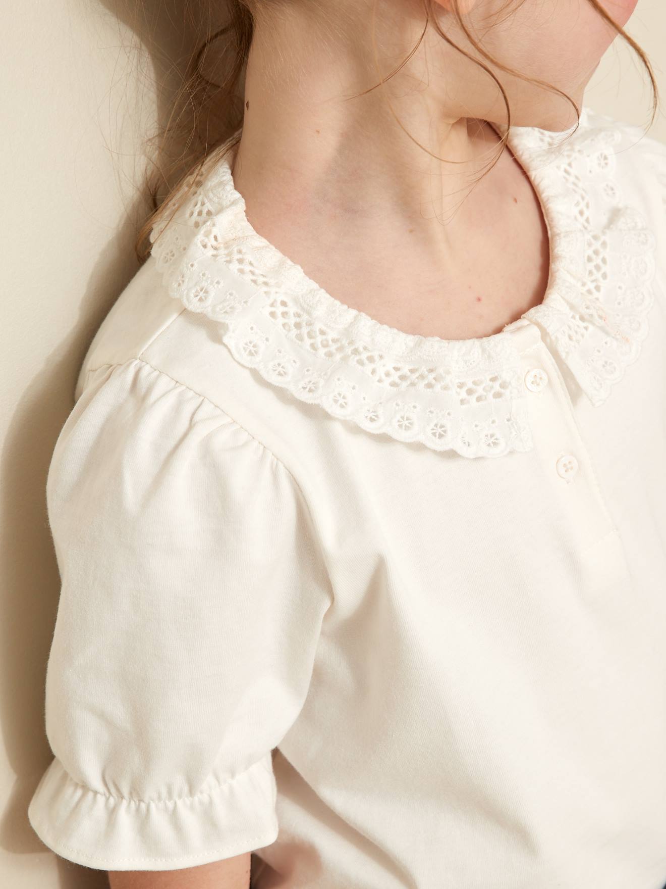 Thumbnail - Mädchen T-Shirt mit besticktem Kragen CYRILLUS