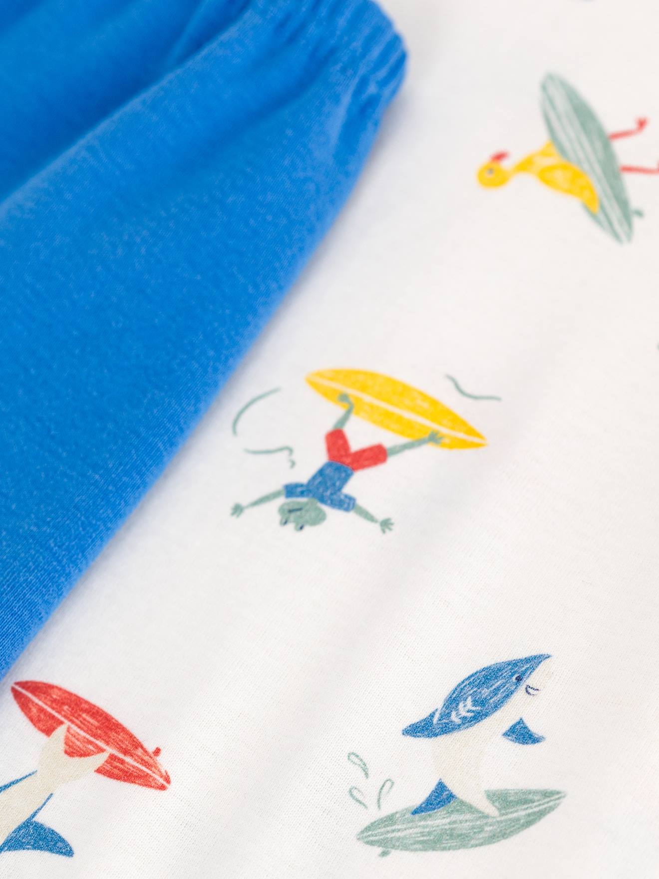 Thumbnail - Kinder Sommer-Schlafanzug mit Surfer-Print PETIT BATEAU
