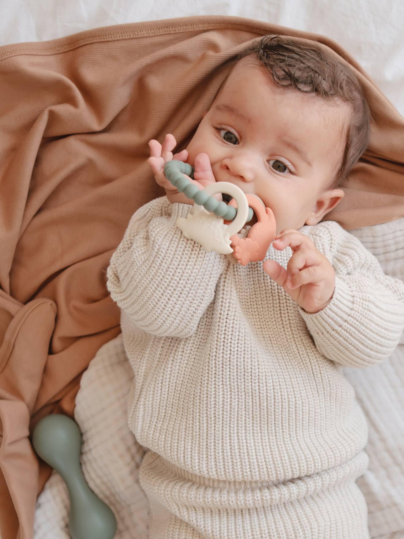 Thumbnail - Beißring Zahnungshilfe aus Silikon MUSHIE salbei/